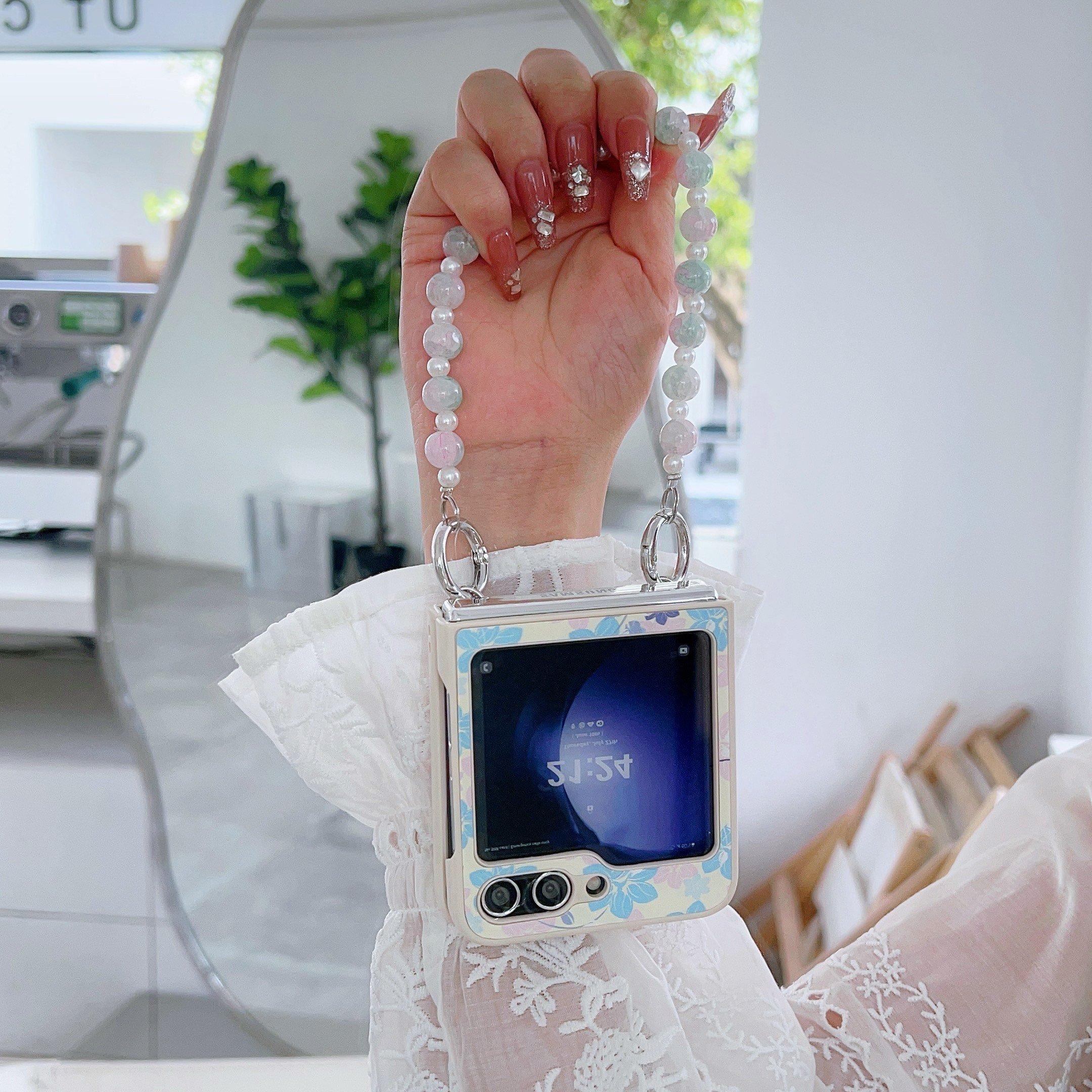 New Foldable Phone Case Yellow Flower White Yellow Duo With Halo Beads Handheld Suitable for Samsung ZFLIP5 ZFLIP4 ZFLIP3