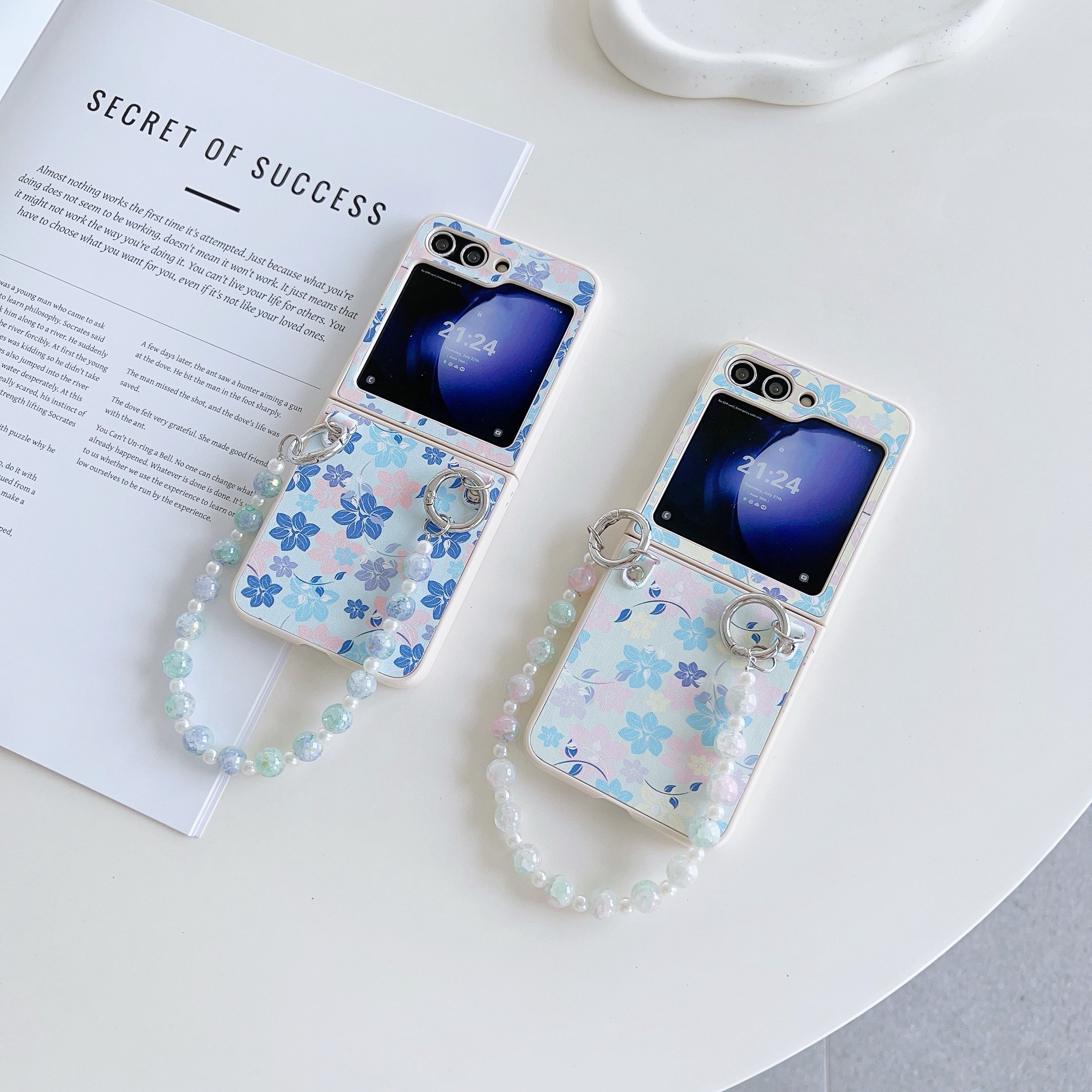 New Foldable Phone Case Yellow Flower White Yellow Duo With Halo Beads Handheld Suitable for Samsung ZFLIP5 ZFLIP4 ZFLIP3
