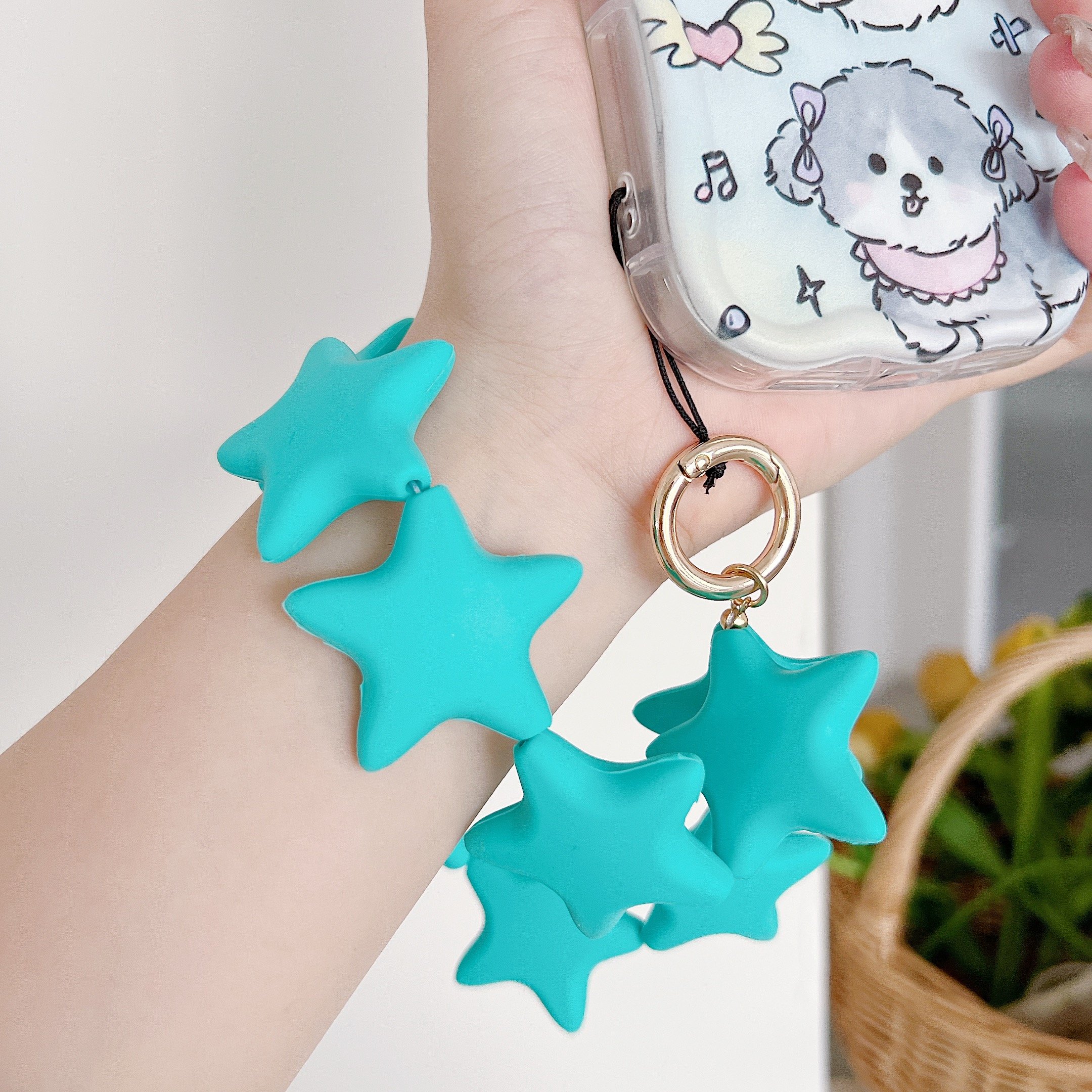 Nw Silicon Star-Shaped Wristlet Comfortable Non-Tightening Bracelet Phone Charm Universal Fit for Men and Women Mobile Accessory