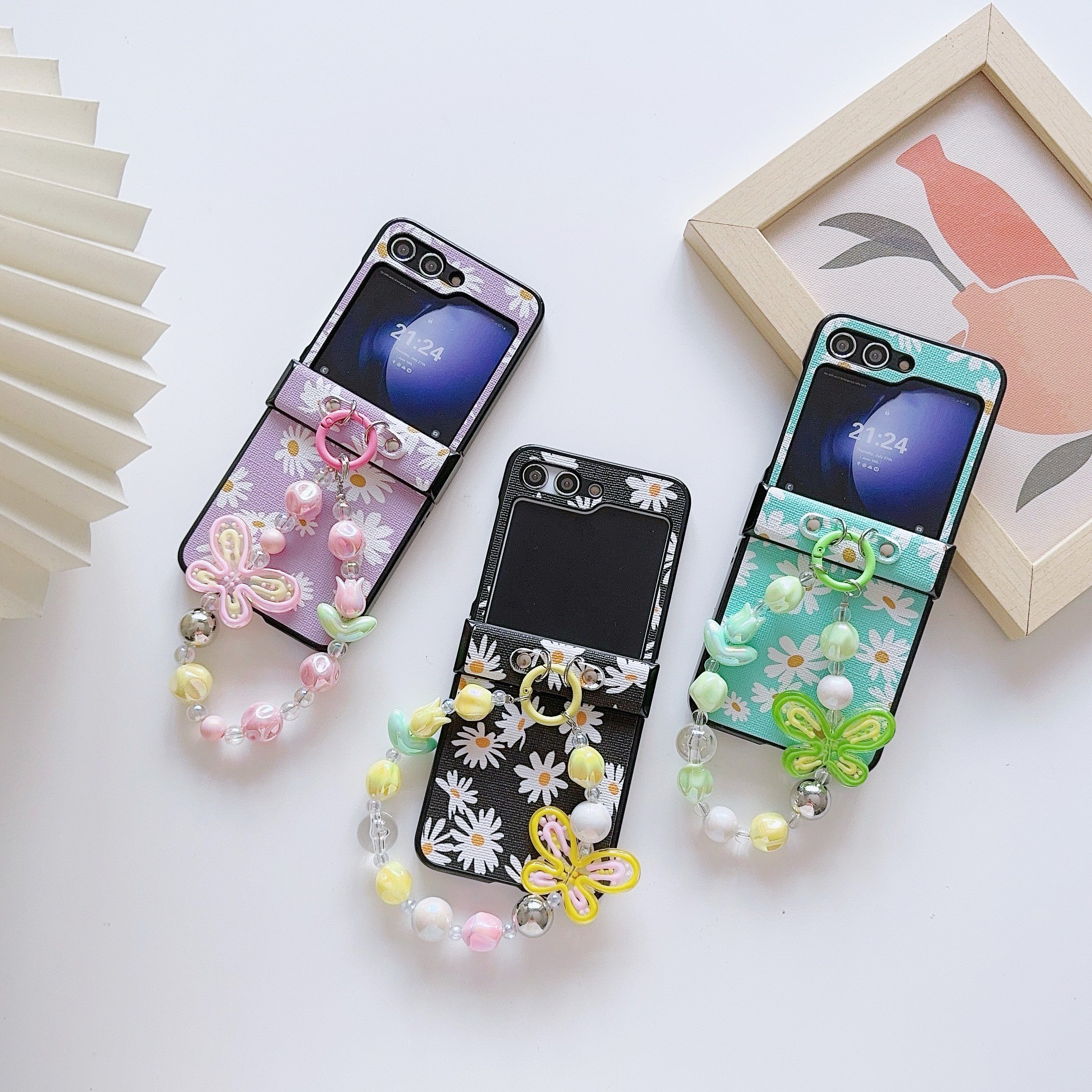 2024 Fashion Daisy Print Mobile Phone Cases with Bracelet for Samsung Galaxy Z FLIP 6 5 4 3 Vivo XFlip
