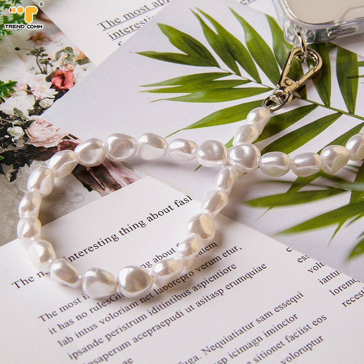 Customized Irregular White Pearl Beaded Body Chain Bracelet Cell Phone Strap for Mobile Phone