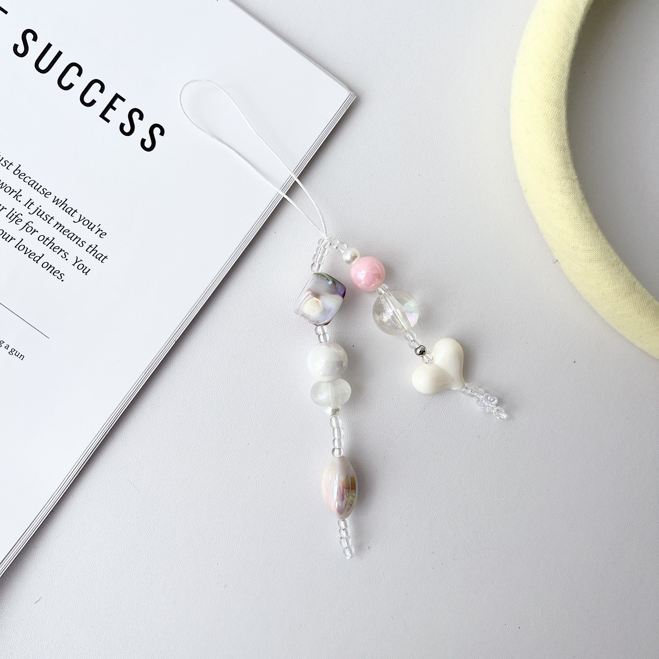 Exquisite Lace Cute Phone Pendant Strap Wrist Bracelet Acrylic Beads Mobile Phone Strap Lanyard Charms