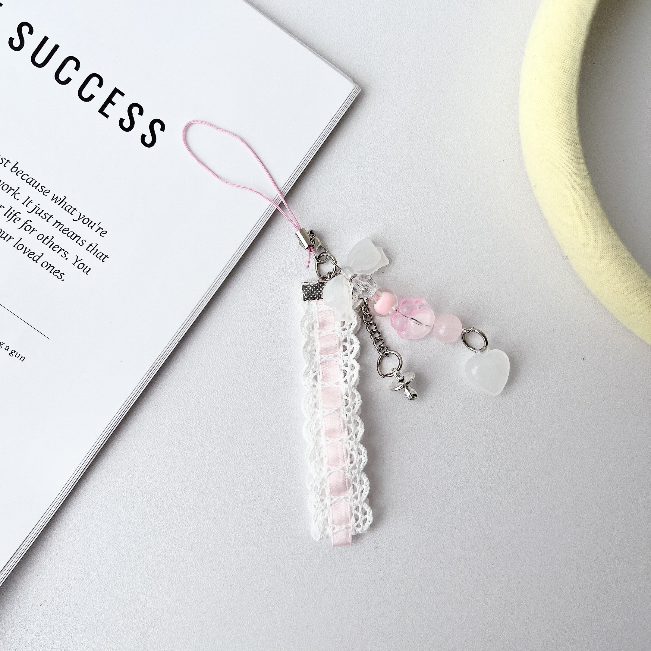 Exquisite Lace Cute Phone Pendant Strap Wrist Bracelet Acrylic Beads Mobile Phone Strap Lanyard Charms