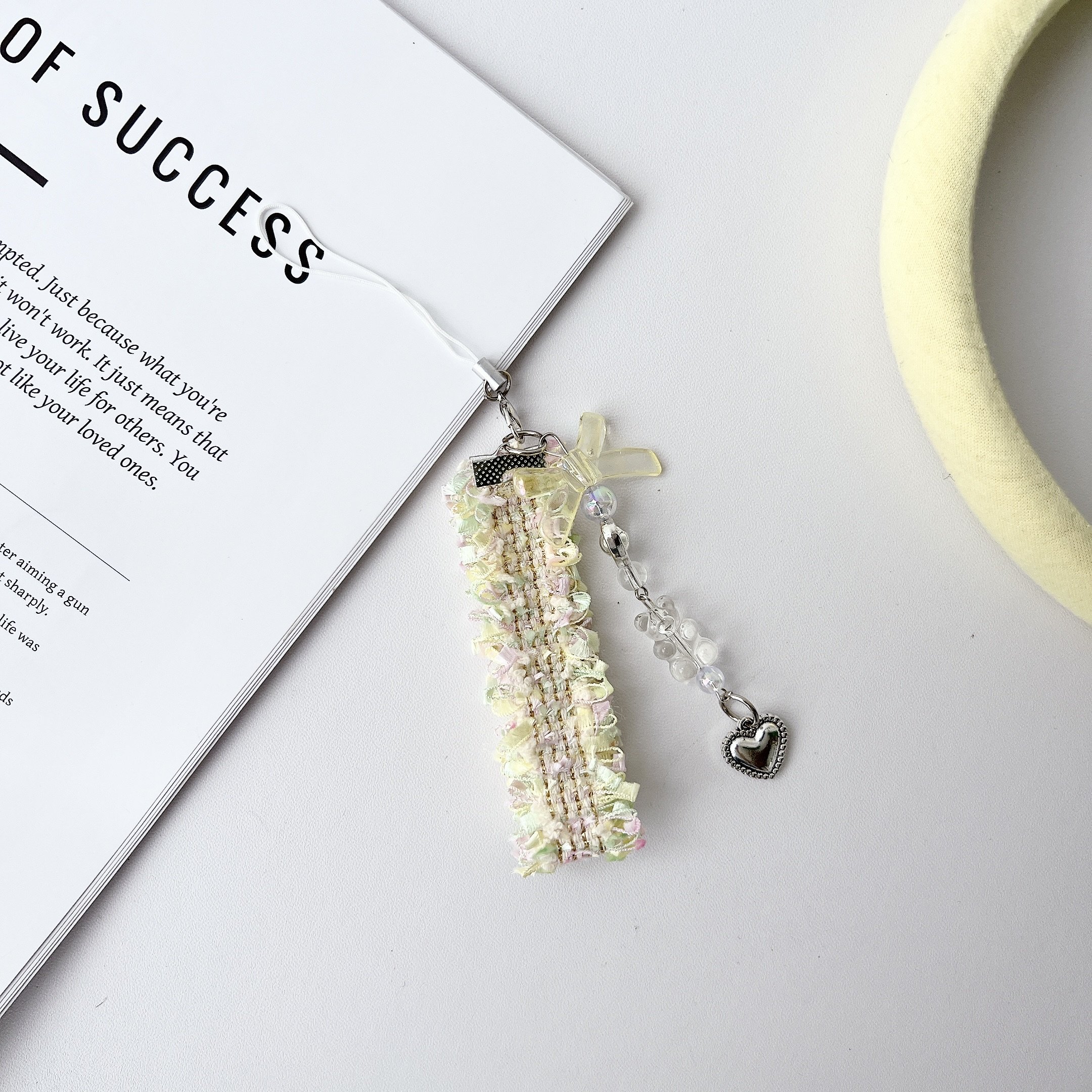 Exquisite Lace Cute Phone Pendant Strap Wrist Bracelet Acrylic Beads Mobile Phone Strap Lanyard Charms