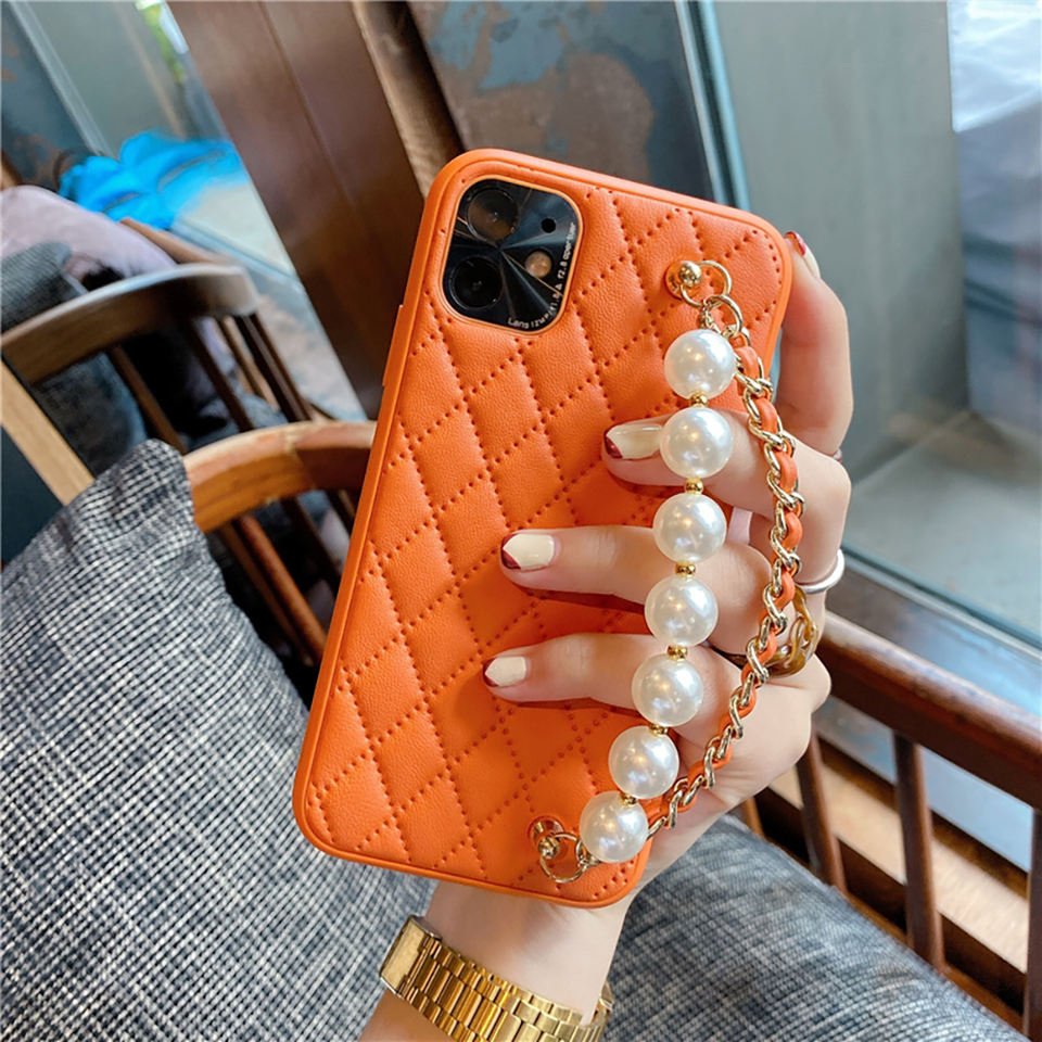 Deluxe Design Rhombic Pattern Soft Bumper Women Girl Protective Phone Case with Pearl Strap for iPhone 14 13 12 Pro Max