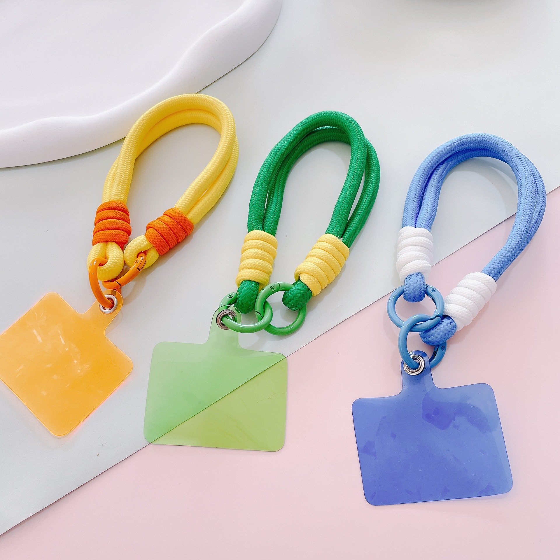 Short lanyards suitable for all kinds of mobile phone case accessories with colorful card decorations