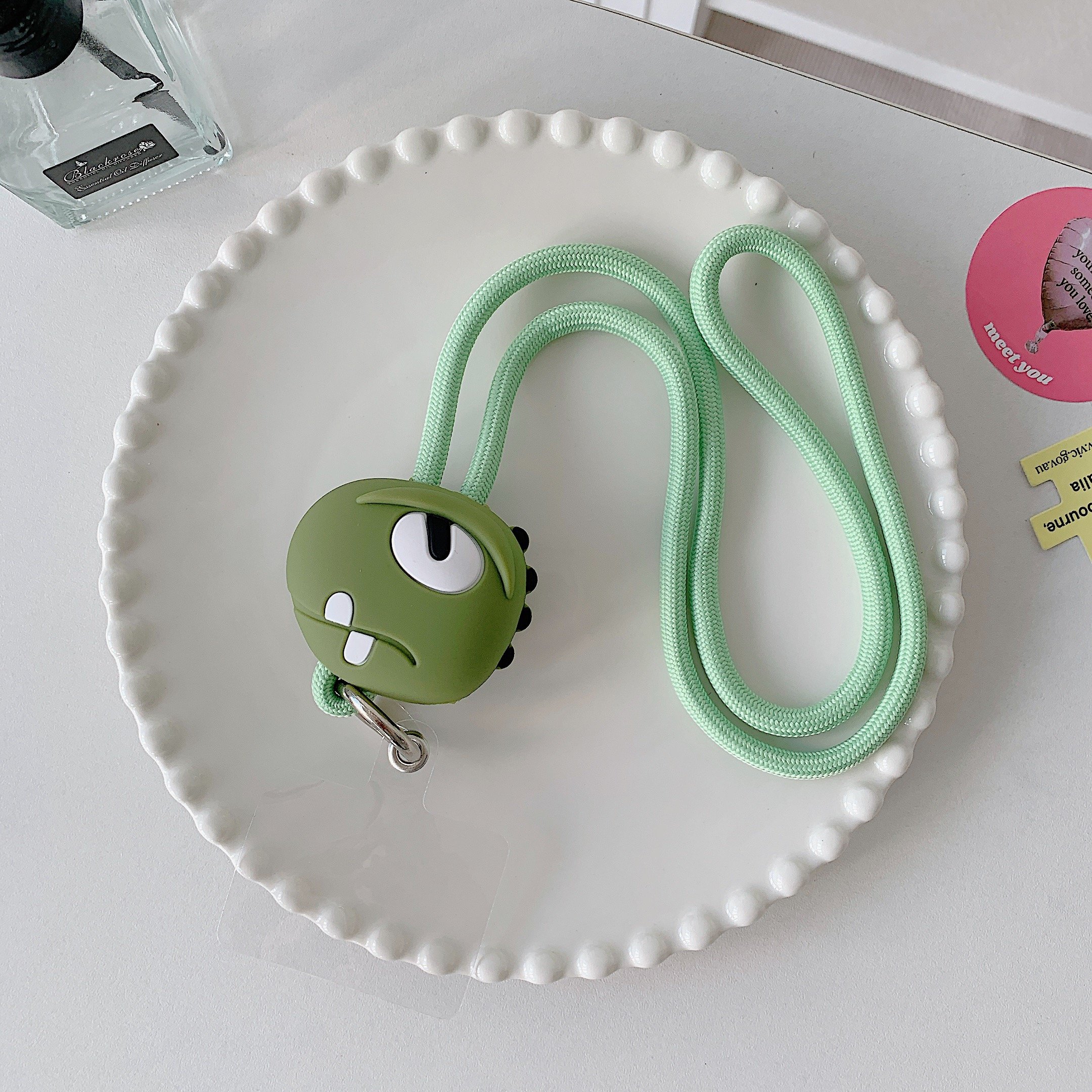 Detachable Small Package Camera Mobile Phone Strap with Patch Neck Crossbody Water Cup Hanging Rope