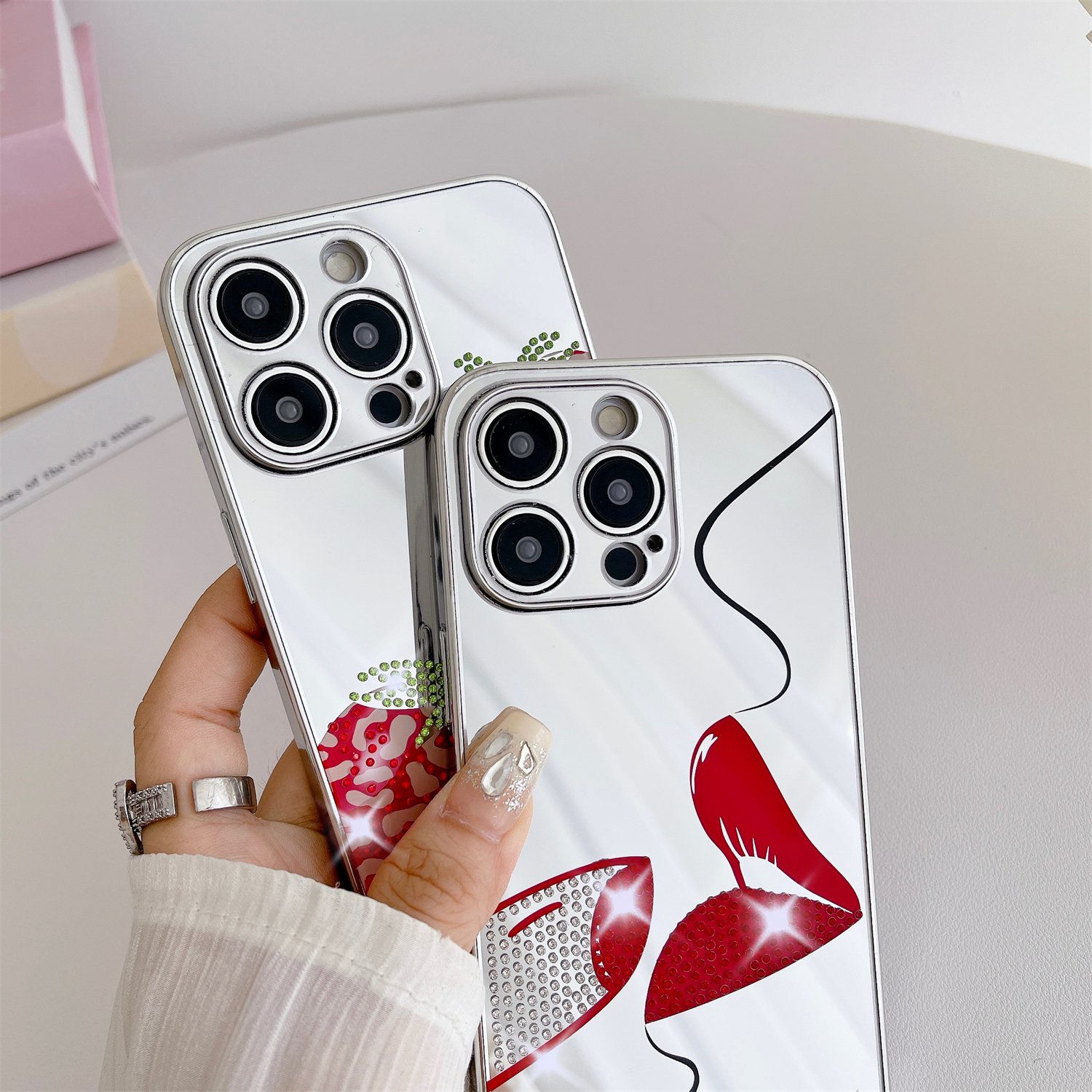 Luxury Electroplated Silver Butterfly Strawberry Make-up Mirror Mobile Phone Case with bracelet For Iphone 13 14 15 pro/pro Max