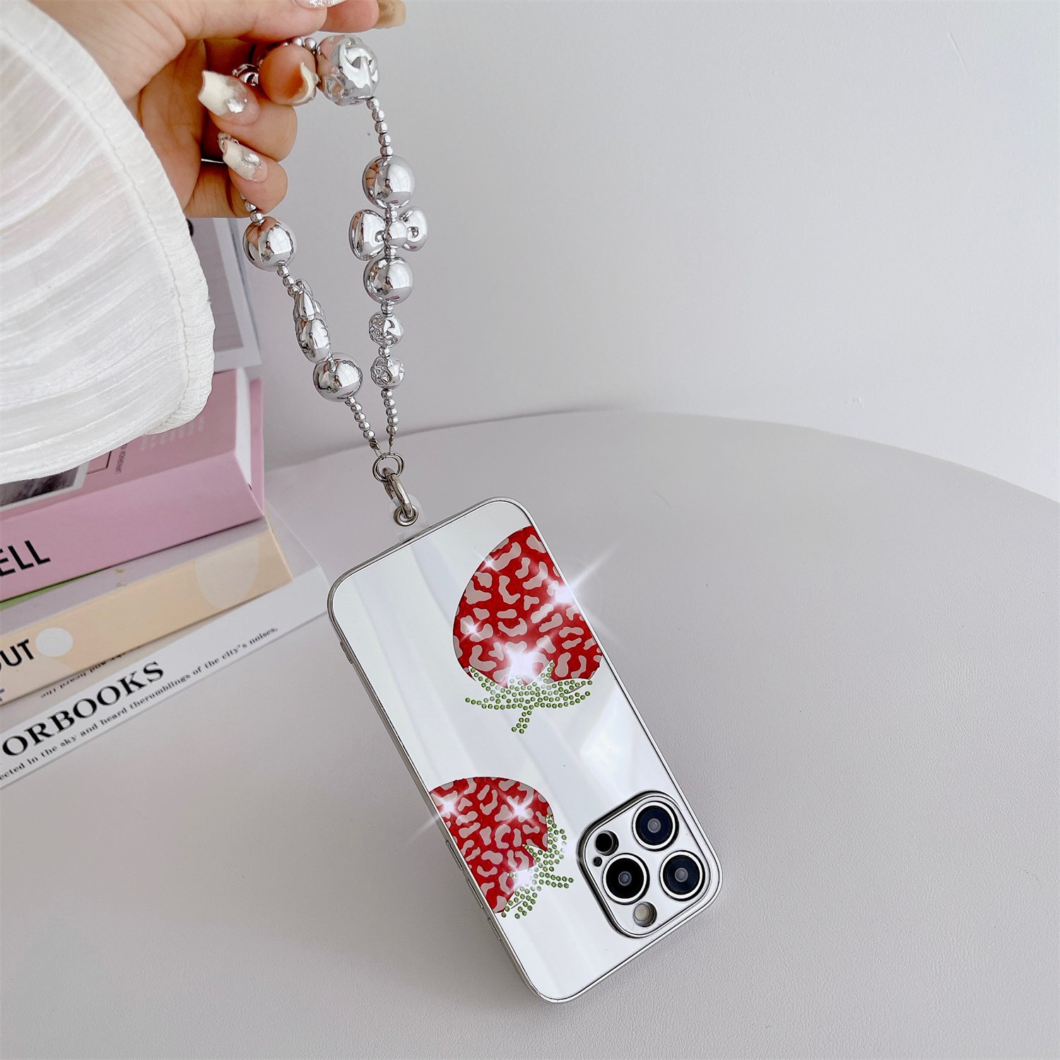Luxury Electroplated Silver Butterfly Strawberry Make-up Mirror Mobile Phone Case with bracelet For Iphone 13 14 15 pro/pro Max