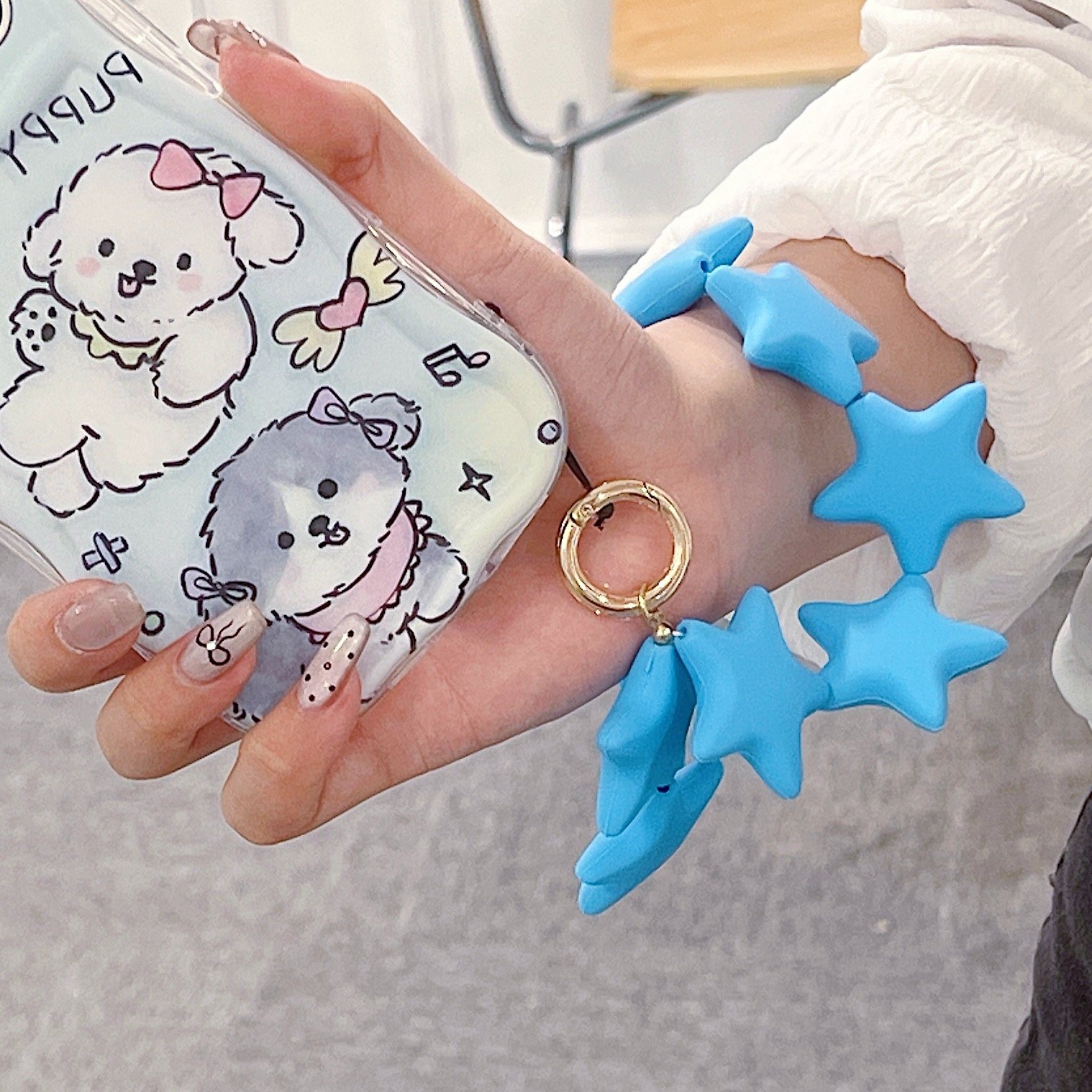 Silicon Star-Shaped Wristlet Keychain Comfortable Non-Tightening Bracelet Phone Charm Universal Fit for Men and Women