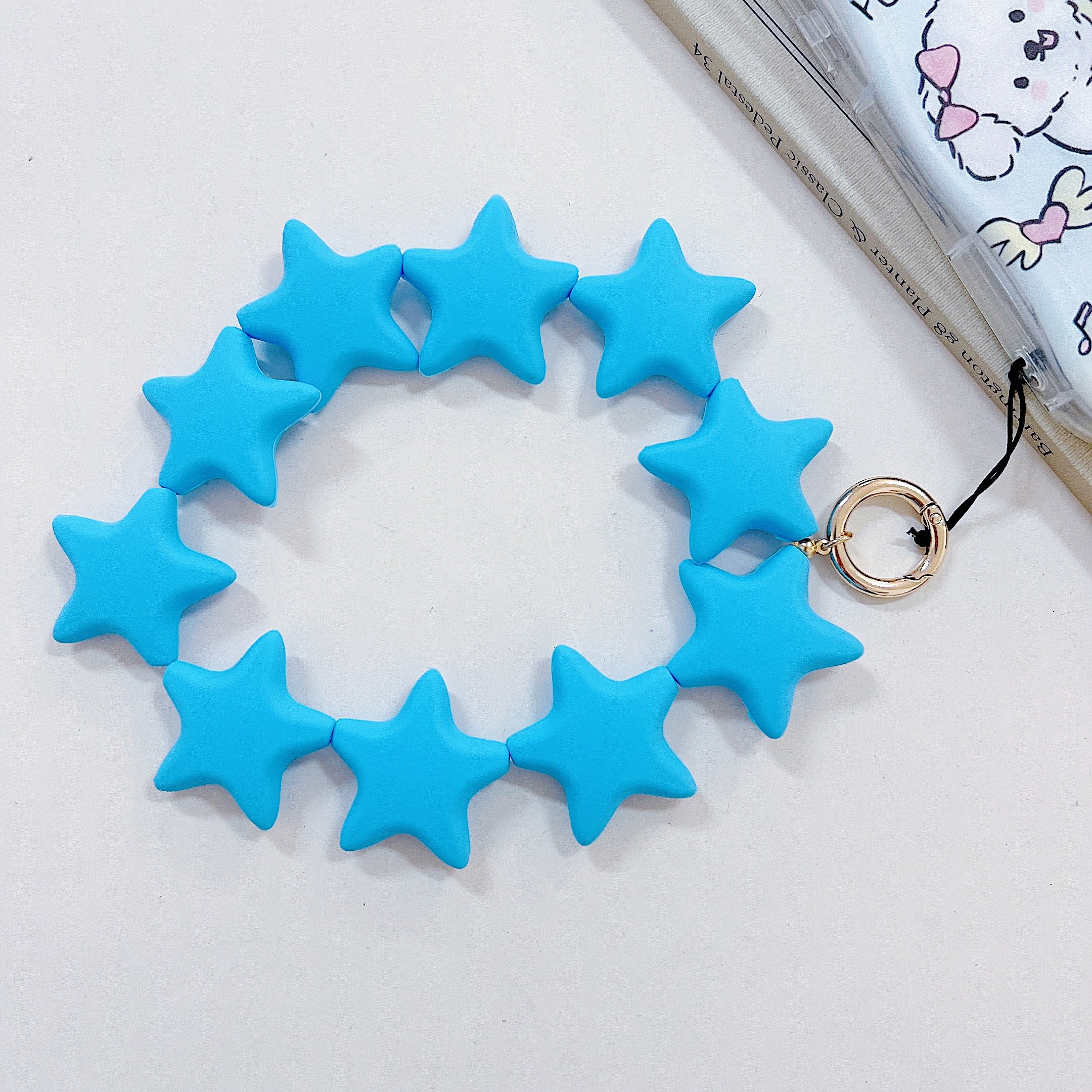 Silicon Star-Shaped Wristlet Keychain Comfortable Non-Tightening Bracelet Phone Charm Universal Fit for Men and Women