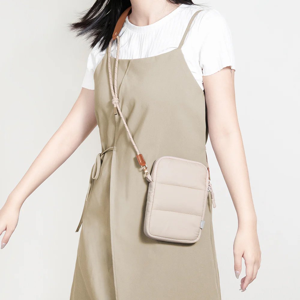 Adjustable double buckle decompression strap, mobile phone lanyard, can be used as camera strap or small bag strap