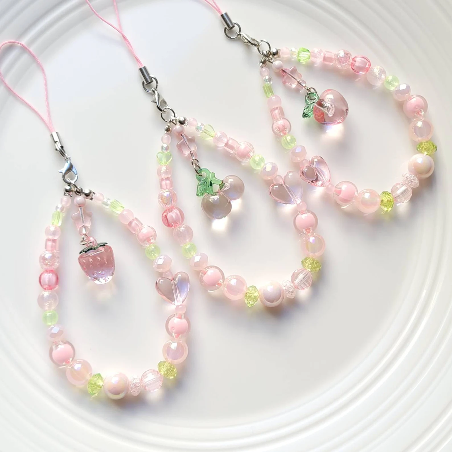 Beaded Cell Phone Charm Strap Resin Wrist Holder Heart Charm Strawberry Cherry Apple Custom Cute Mobile Phone Accessories