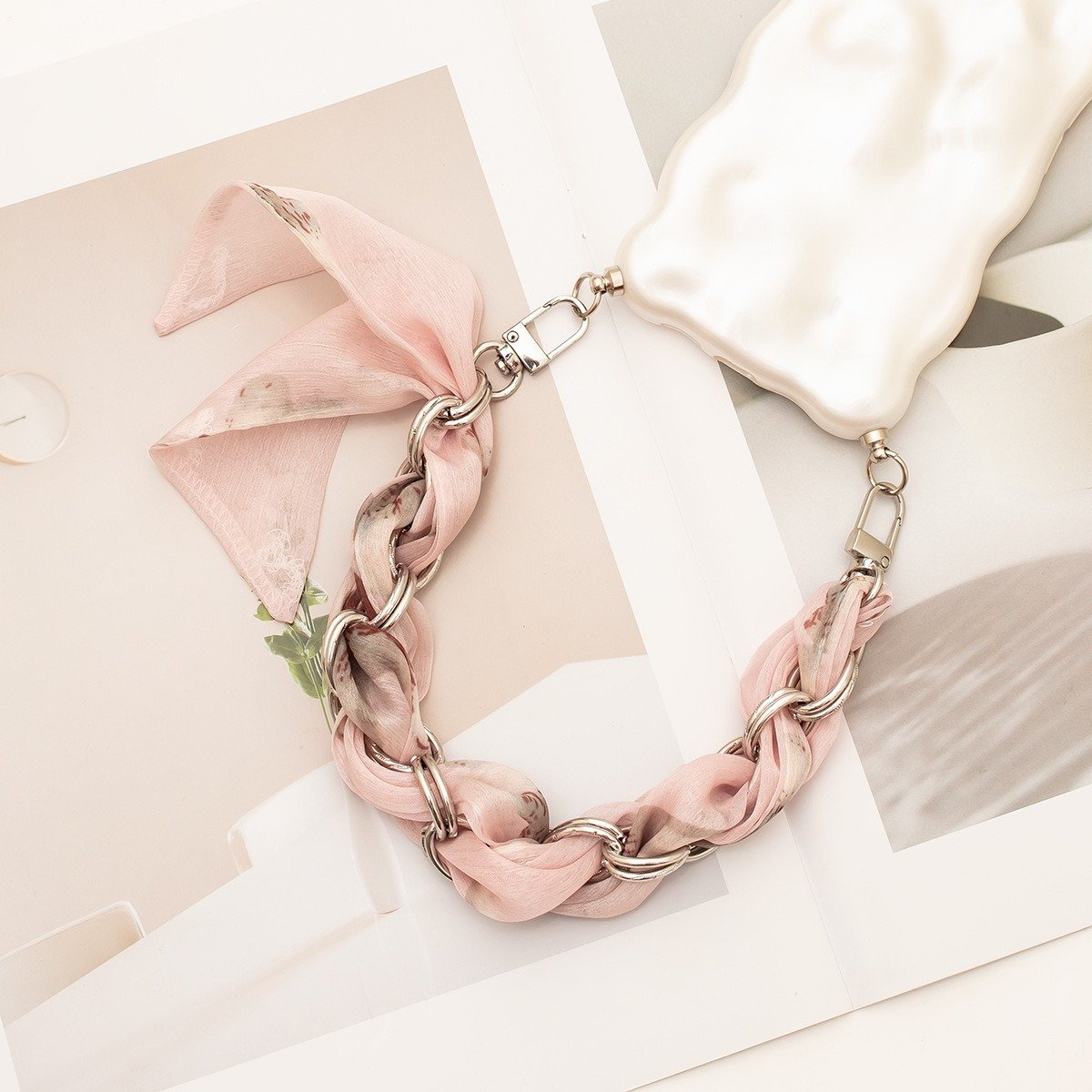 Wholesale Creative Luxury Silk Scarves Metal Chain For Handbag Lanyard Portable Short Chain Strap For Phone Wrist Strap