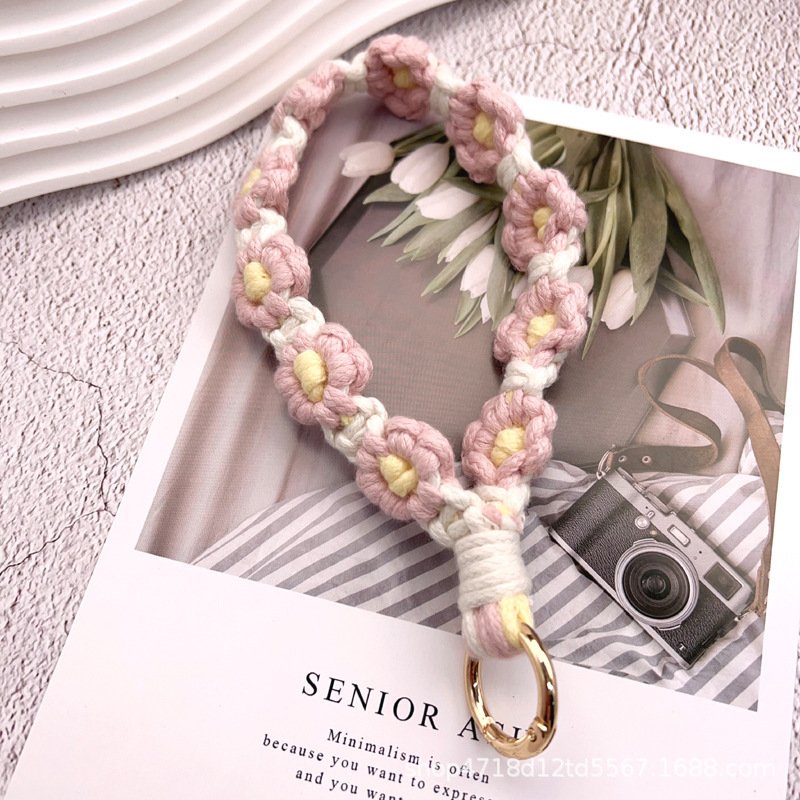 Hand-woven daisy flower keychain ethnic mobile phone lanyard color matching key chain pendant mobile phone chain accessories