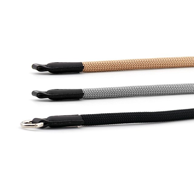 The hanging rope that can be suspended around the neck is very convenient for carrying keys