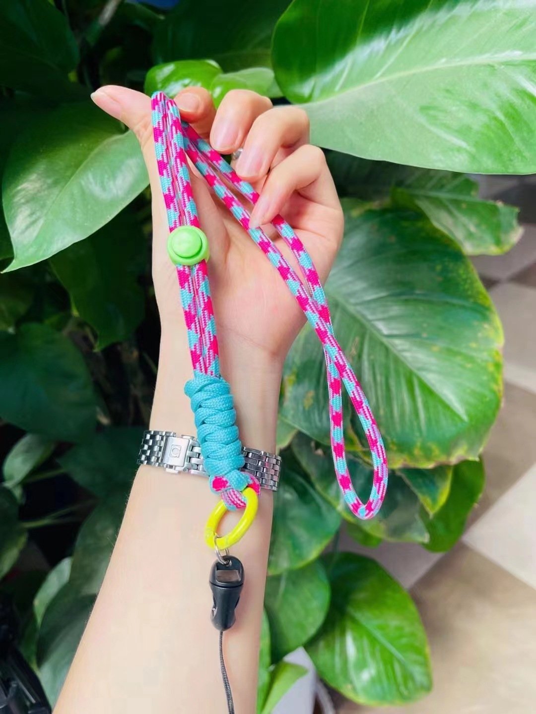 New mobile phone lanyard length adjustable hanging neck anti-loss wrist rope key chain hand-woven rope two-color hand rope