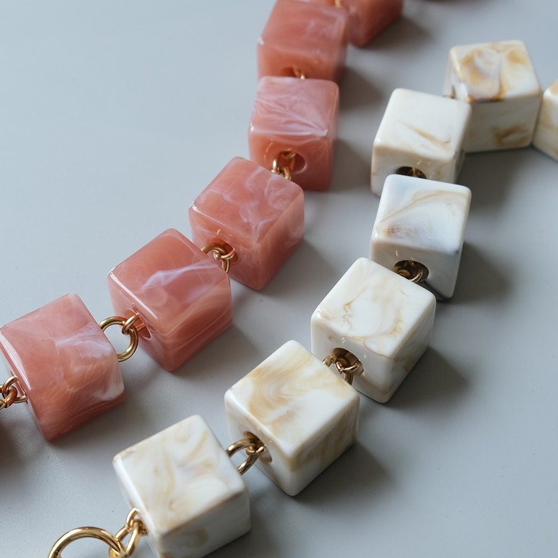 Fashion Vintage Mobile Phone Portable Chain Holder Bag Bead Chain Gold Plated Handmade Resin Square Beads Phone Strap