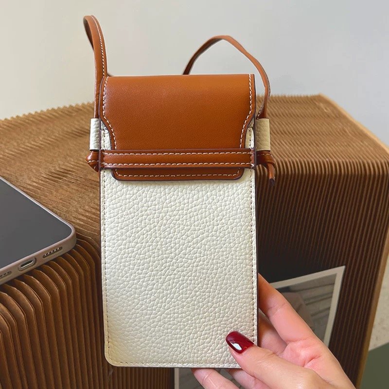 Hot Sale 2024 Wholesale Real Leather Bags With High Quality slot debit card Leather Mobile Phone Waterproof Bag For Women