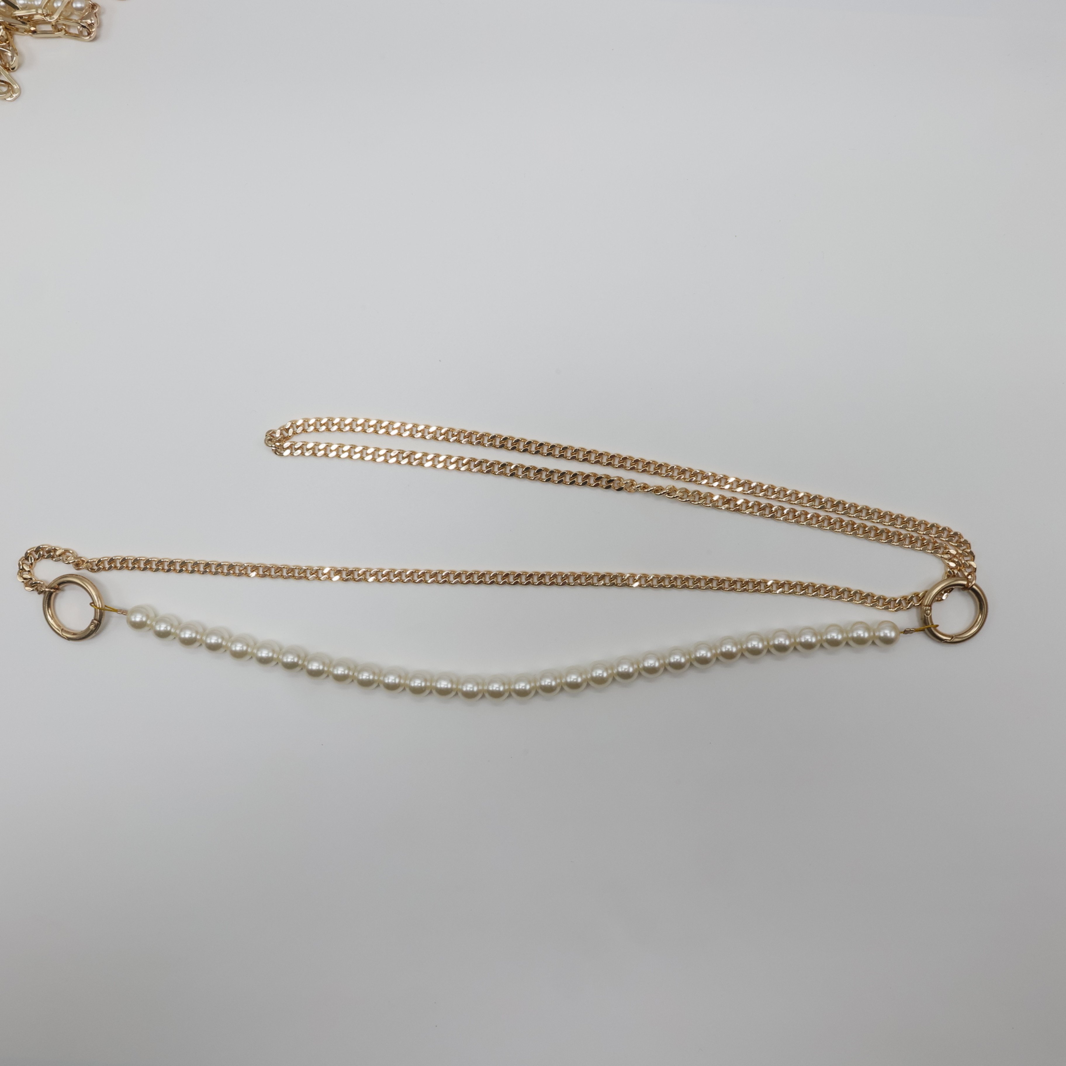 High quality 2 in 1 dual-use mobile phone diagonal mobile phone chain detachable wrist mobile phone charm.