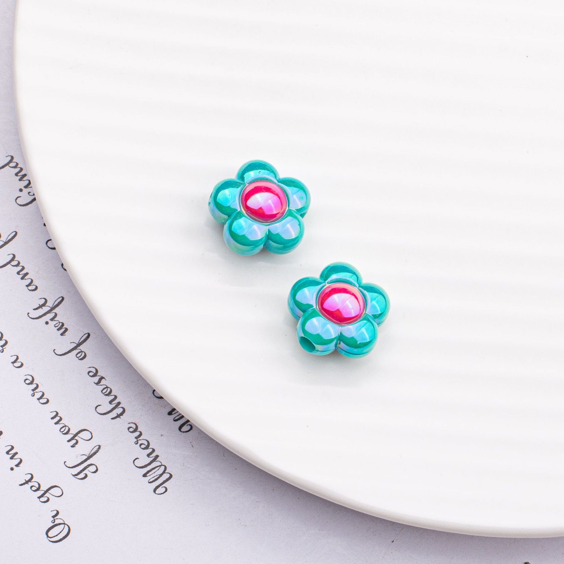Wholesale Jewelry DIY Mobile Phone Strap Aacrylic Beads Personalized Keychain UV Plated Mini Flower Beads for Bracelets Making