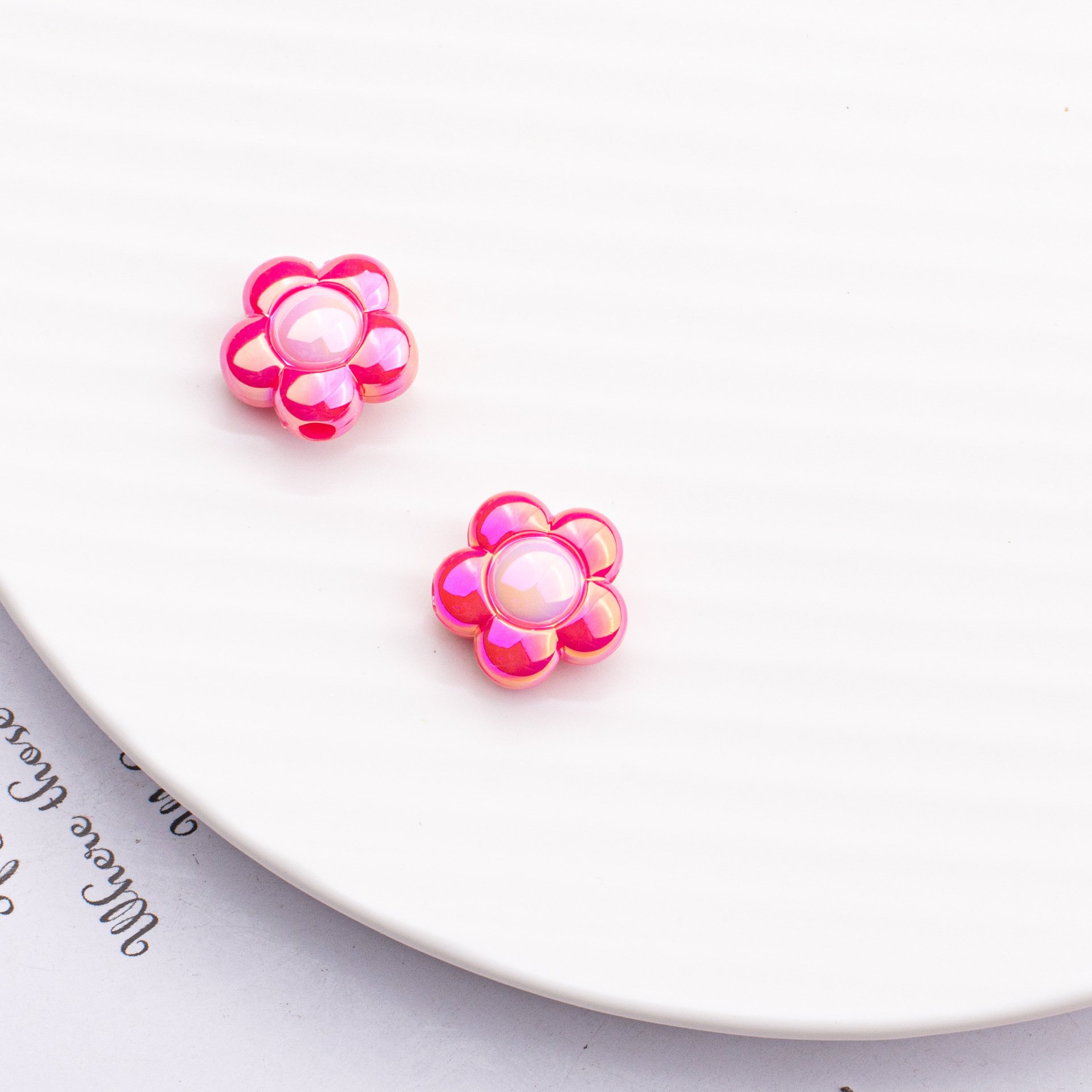 Wholesale Jewelry DIY Mobile Phone Strap Aacrylic Beads Personalized Keychain UV Plated Mini Flower Beads for Bracelets Making