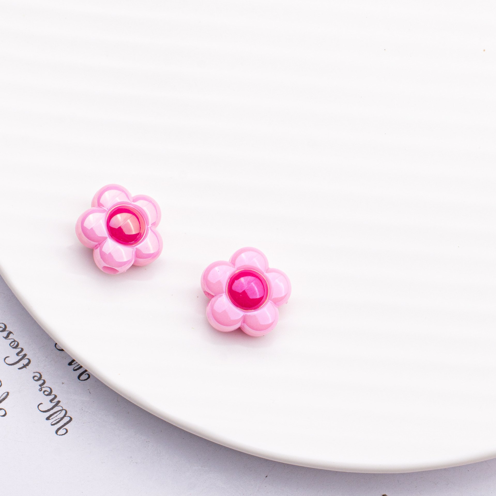 Wholesale Jewelry DIY Mobile Phone Strap Aacrylic Beads Personalized Keychain UV Plated Mini Flower Beads for Bracelets Making