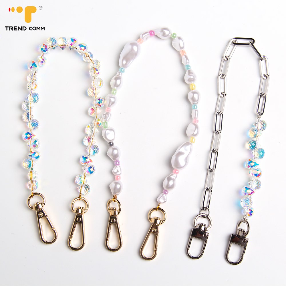 Elegant Acrylic Pearl Chain Bead Bracelet for Women Premium Jewelry Design Fashionable Mobile Phone Body Strap Charm