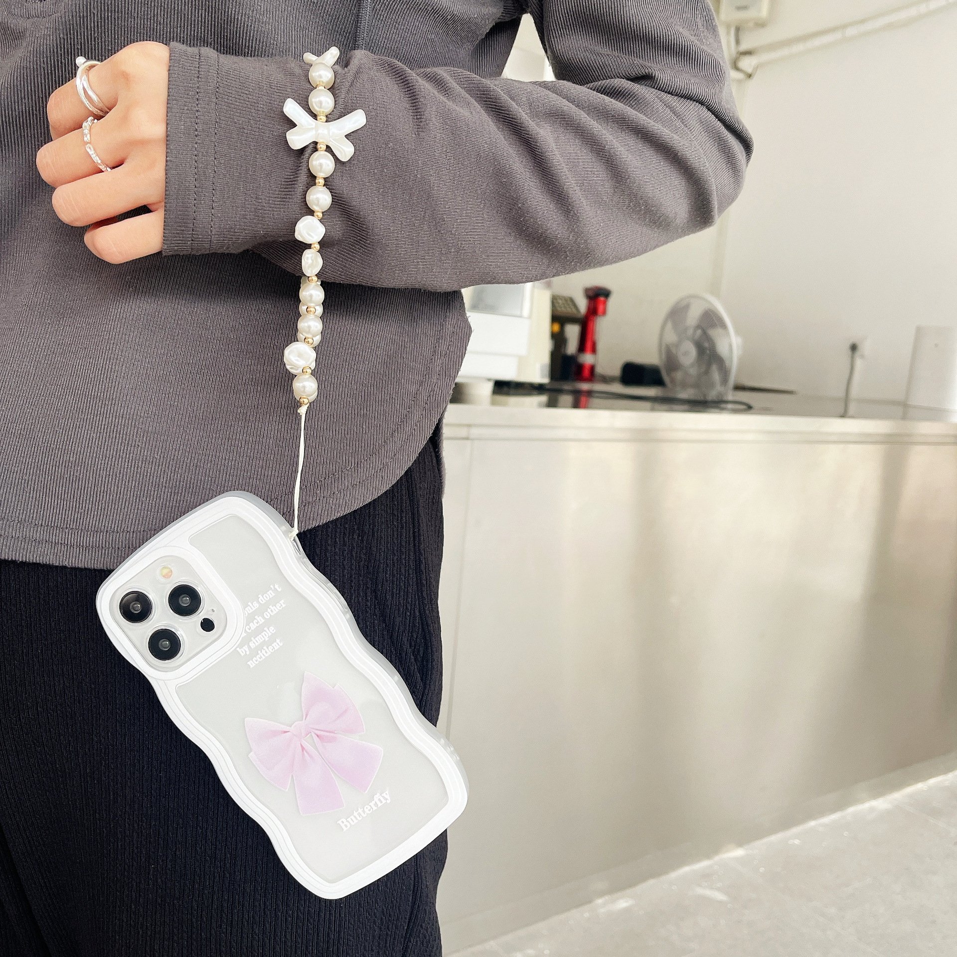 New model suitable for pearl bow mobile phone lanyard, crystal teddy bear, girl's heart Love pendant beaded mobile phone chain