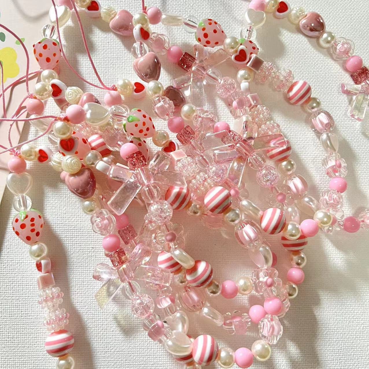 Hot Selling New Fashion Cute Strawberry Bow Mobile Phone Lanyard Heart Crystal Beads Phone Strap