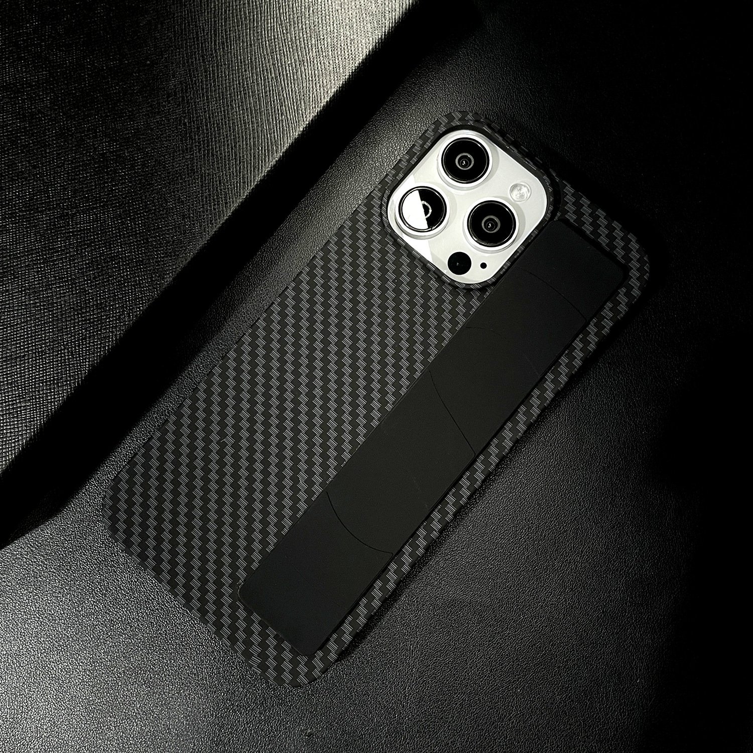 wholesale luxury designer Carbon Fiber material phone Case with Silicone Wrist Strap for iPhone 13 14 15 plus 16 pro max