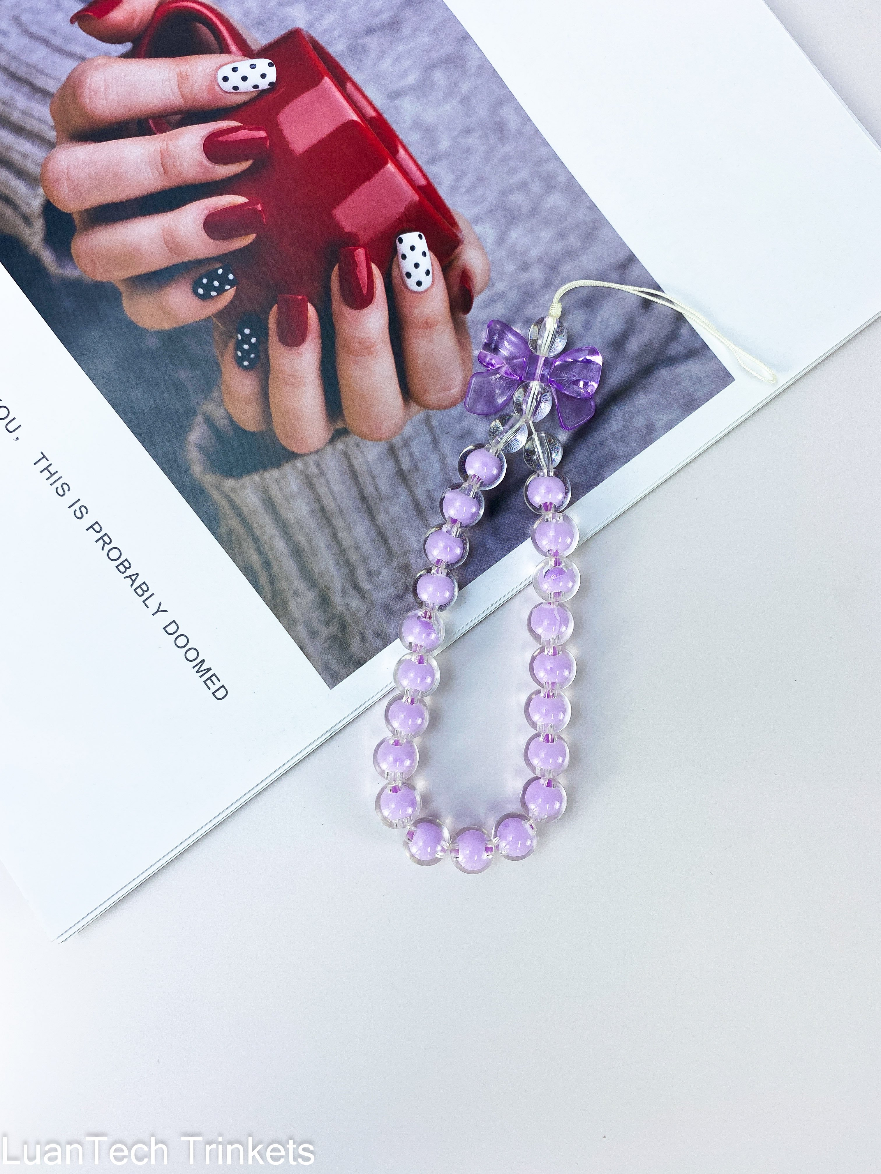Fashion Creative Fresh Cartoon Beaded Phone Hanging Rope Cute Bowknot Beaded Short Phone Chain for Women