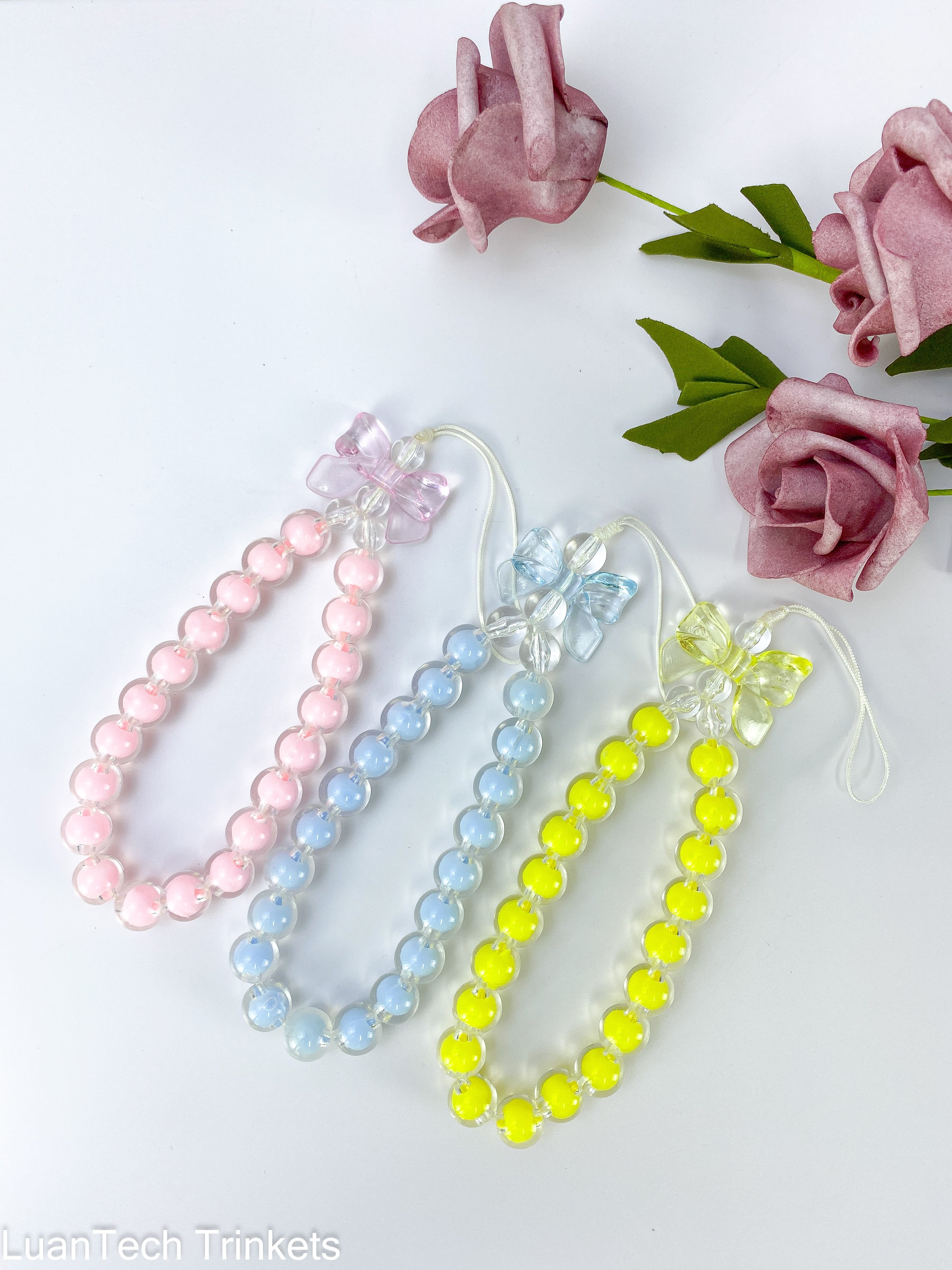 Fashion Creative Fresh Cartoon Beaded Phone Hanging Rope Cute Bowknot Beaded Short Phone Chain for Women