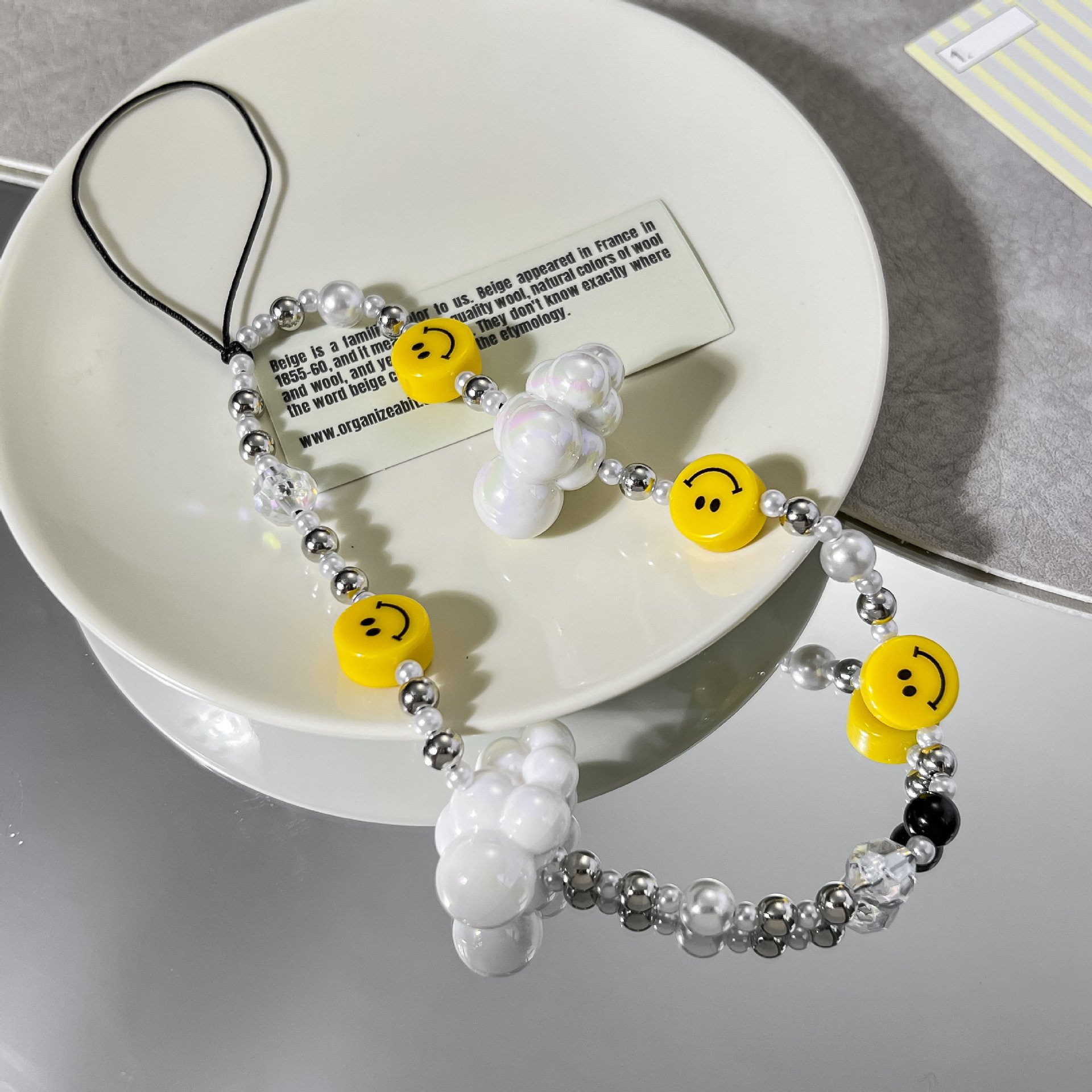 2024 New Wholesale Cloud Handmade Beaded Wristlet Charm Short Mobile Phone Case Lanyard Cellphone Accessories Strap