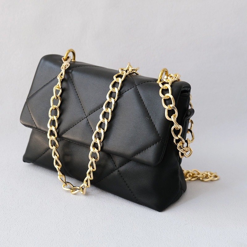 Simple Thin Gold Metallic Crossbody Metal Phone Lanyard For Bag Women Flat Snake Bone Chain Silver Mobile Phone Necklace Lanyard