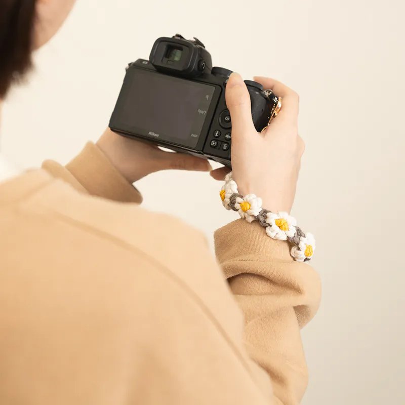 Mobile phone chain lanyard cotton rope braided literary fashion short hand-held small daisy braided flower mobile phone rope