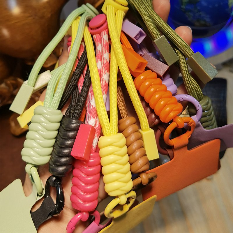 mobile phone lanyard diagonal strap for mobile phone with adjustable neck strap and adjustable back mobile phone accessories