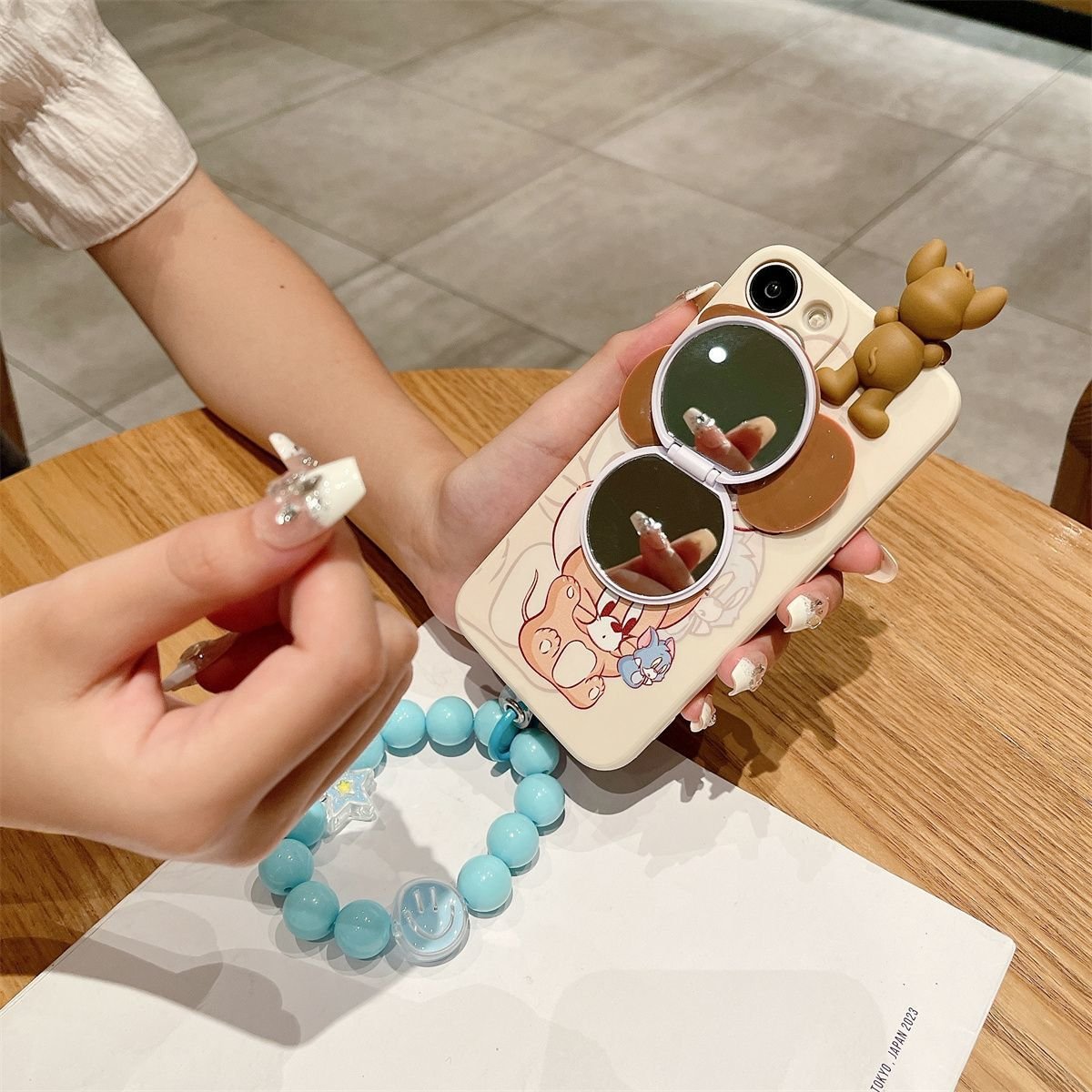 Cartoon Cat Silicone Mobile Phone Case stand For iPhone 16 15 14 13 12 Pro max Mouse chain holder bracelet Shockproof Back cover