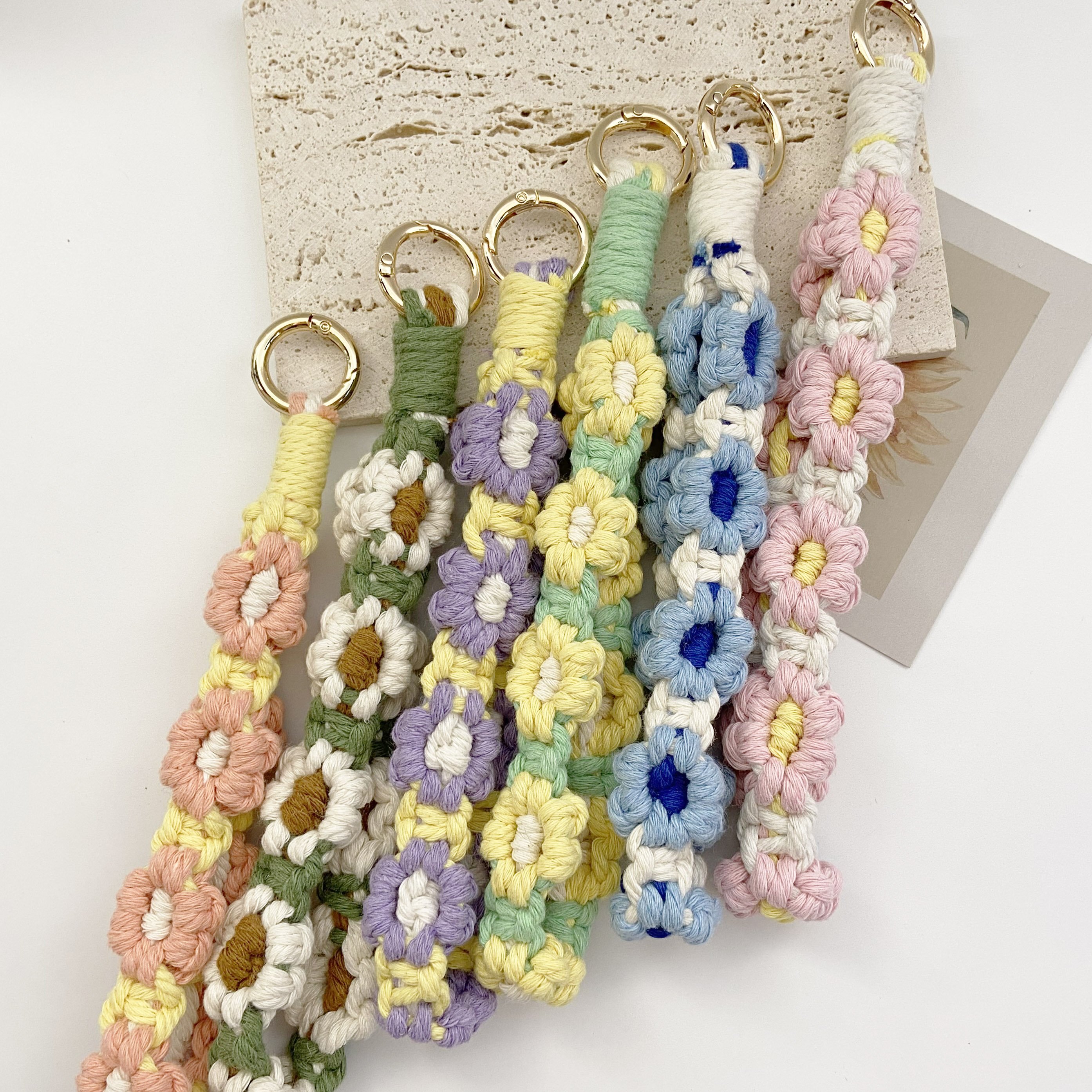 Bohemian style Ins new cotton rope braided phone chain Small Daisy flower braided rope key chain mobile phone chain