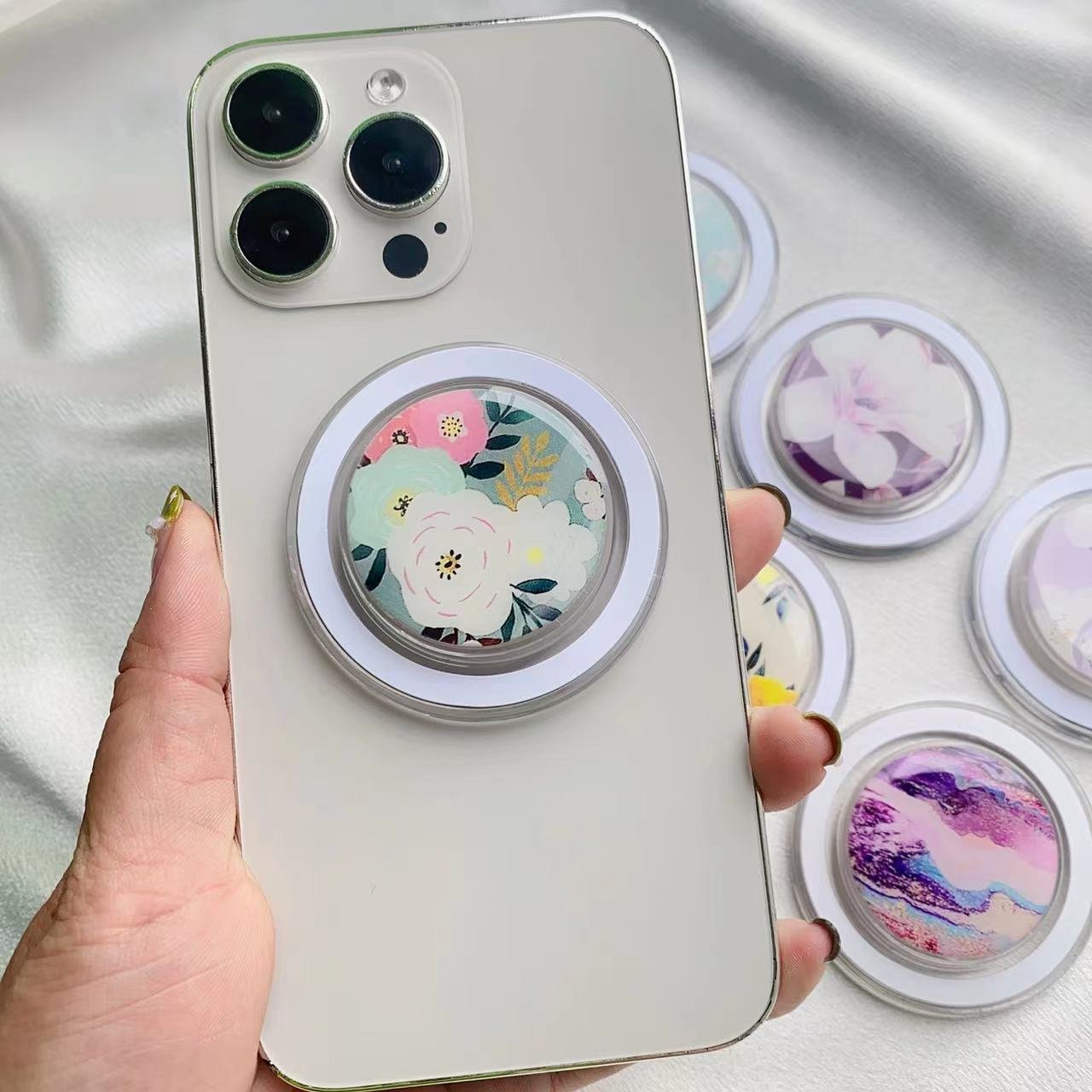 N52 Cartoon Customized Logo Flower Gift Magnetic Removable Phone Grip Socket for magnetic Wireless Charger Mobile Holder Griptok