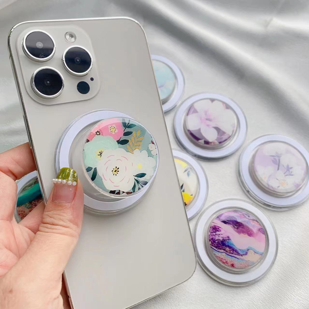 N52 Cartoon Customized Logo Flower Gift Magnetic Removable Phone Grip Socket for magnetic Wireless Charger Mobile Holder Griptok