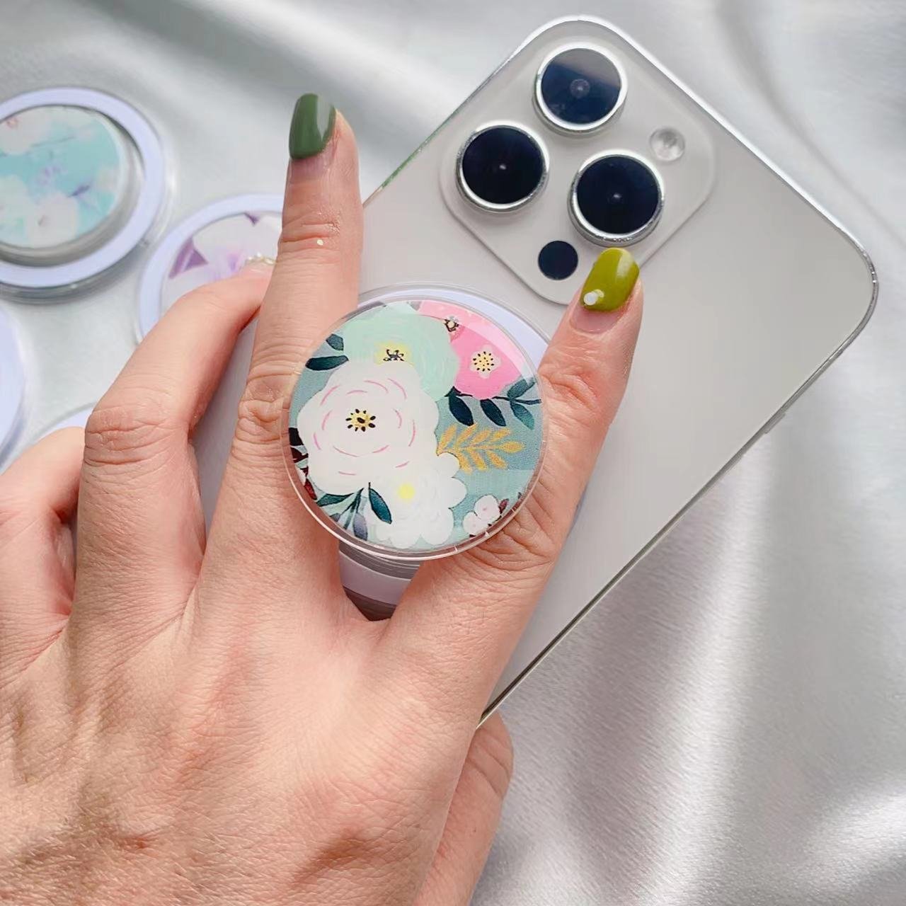 N52 Cartoon Customized Logo Flower Gift Magnetic Removable Phone Grip Socket for magnetic Wireless Charger Mobile Holder Griptok