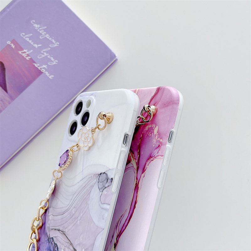 For iPhone 16 Case Luxury Pearl Flower Hand Strap Case For iPhone 16 15 Pro Cover Cute Gem Bracelet Phone Cases Funda