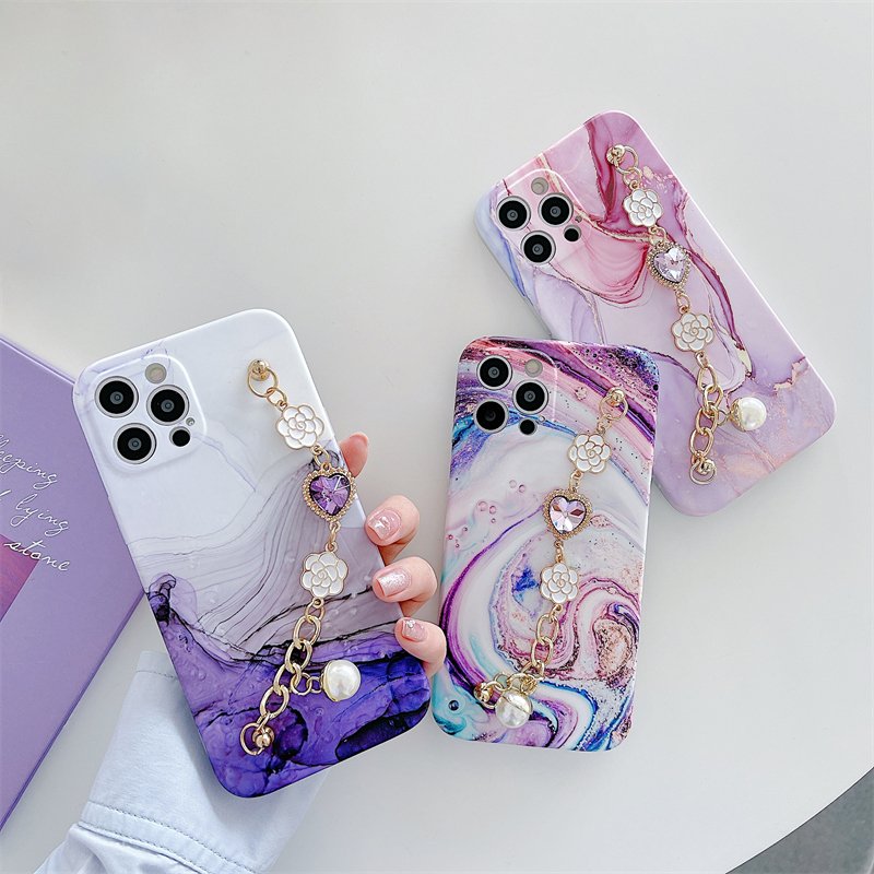 For iPhone 16 Case Luxury Pearl Flower Hand Strap Case For iPhone 16 15 Pro Cover Cute Gem Bracelet Phone Cases Funda
