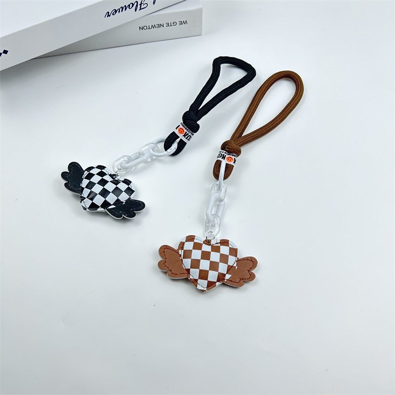 Wholesale cartoon Heart shaped Keychain mobile accessories phone wristlet lanyard hanging rope anti-loss