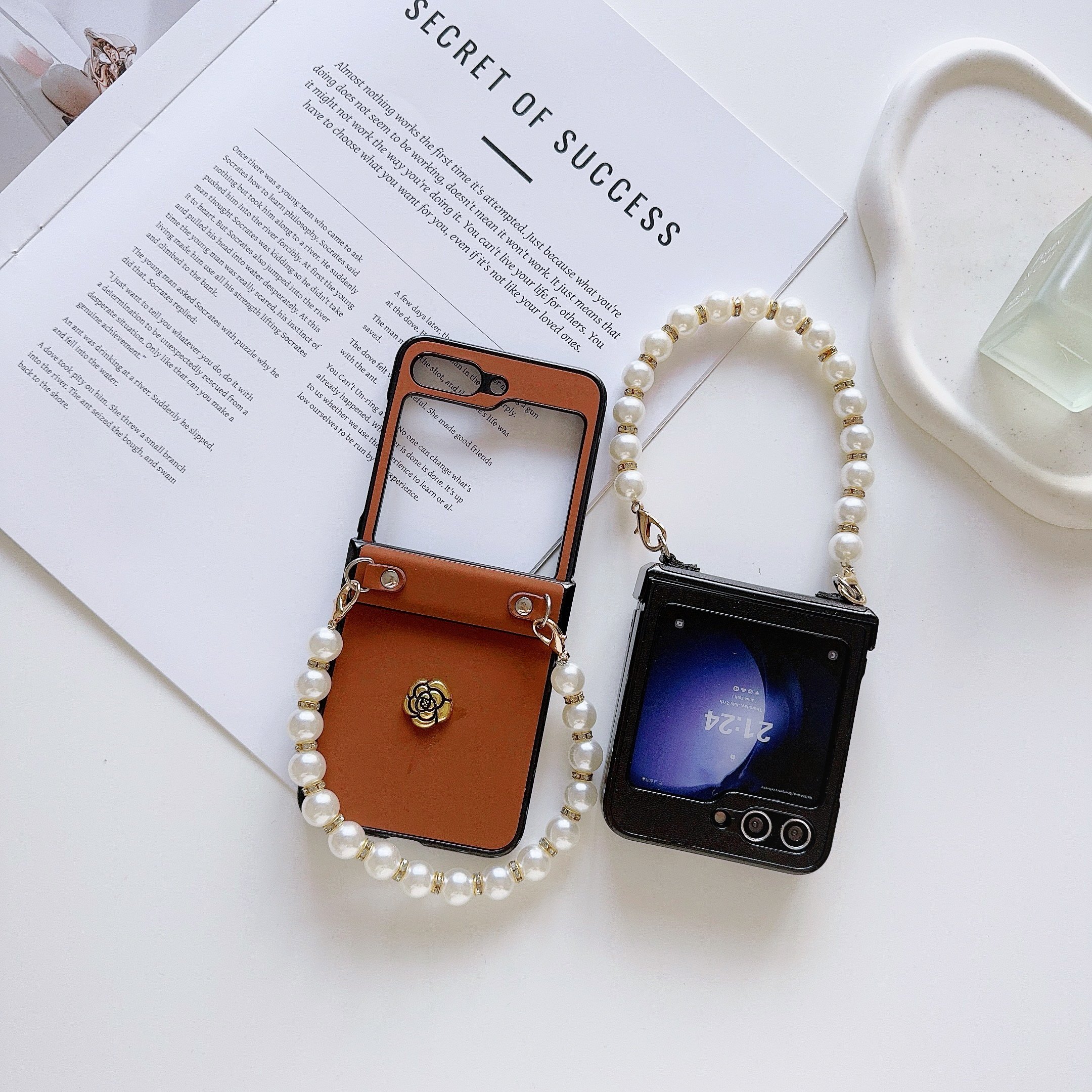 Imitation Pearl Bracelet Mobile Phone Cases for Samsung Galaxy ZFLIP 6 5 4 3 Vivo XFLIP