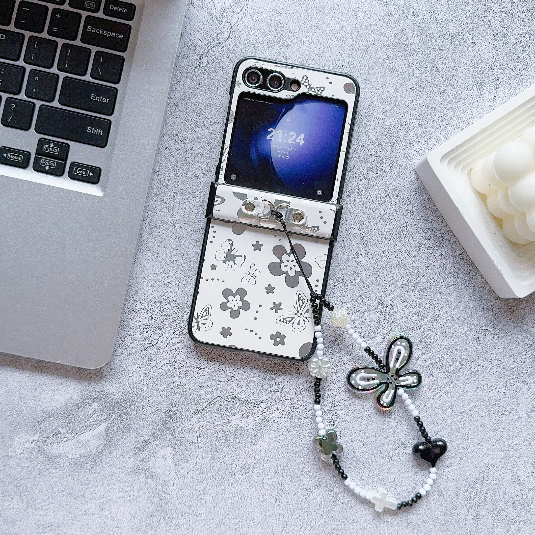 2024 New Fashion Leather Mobile Phone Cases with Bow Tie Bracelet for Samsung Galaxy Z Flip 6 5 4 3 vivo XFlip