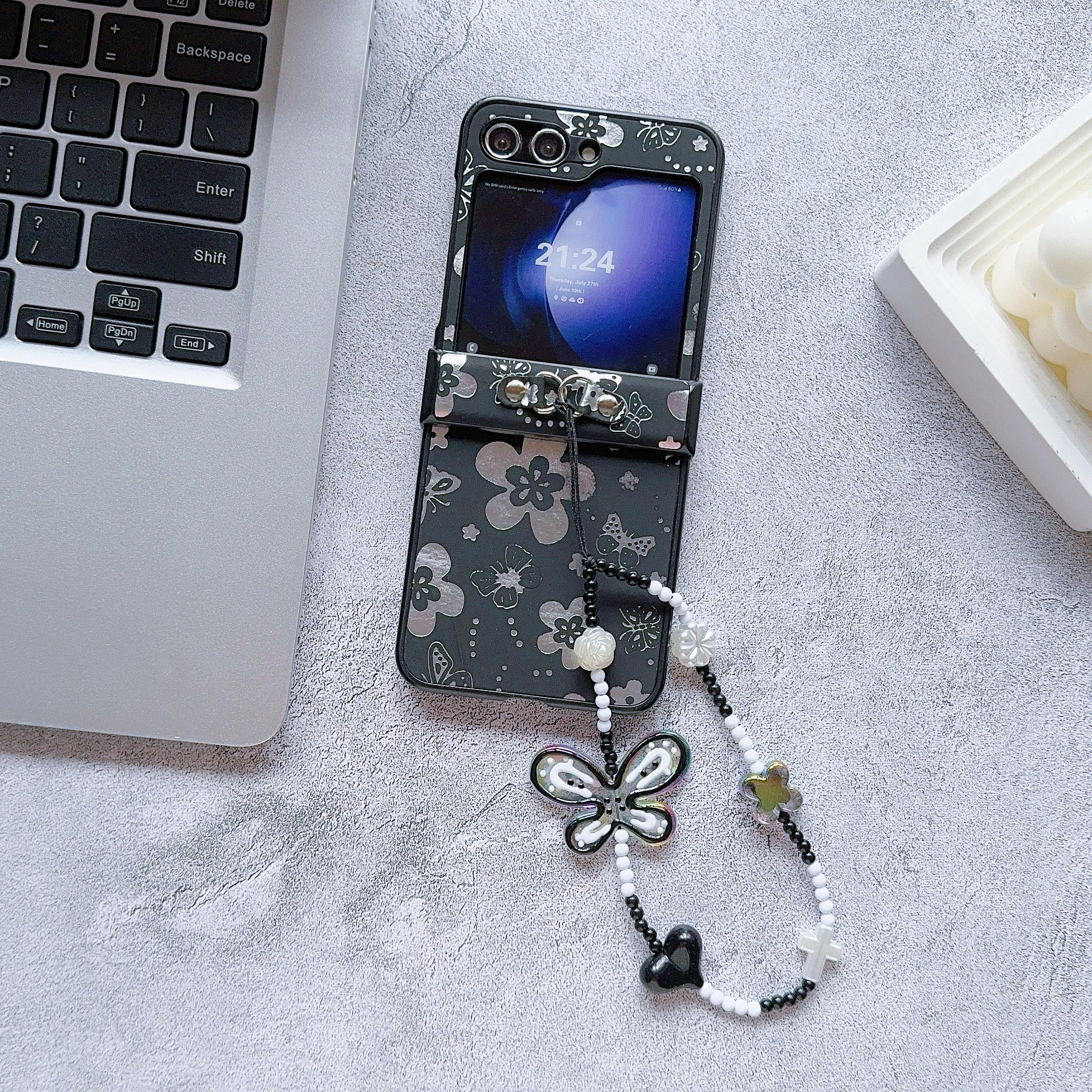 2024 New Fashion Leather Mobile Phone Cases with Bow Tie Bracelet for Samsung Galaxy Z Flip 6 5 4 3 vivo XFlip