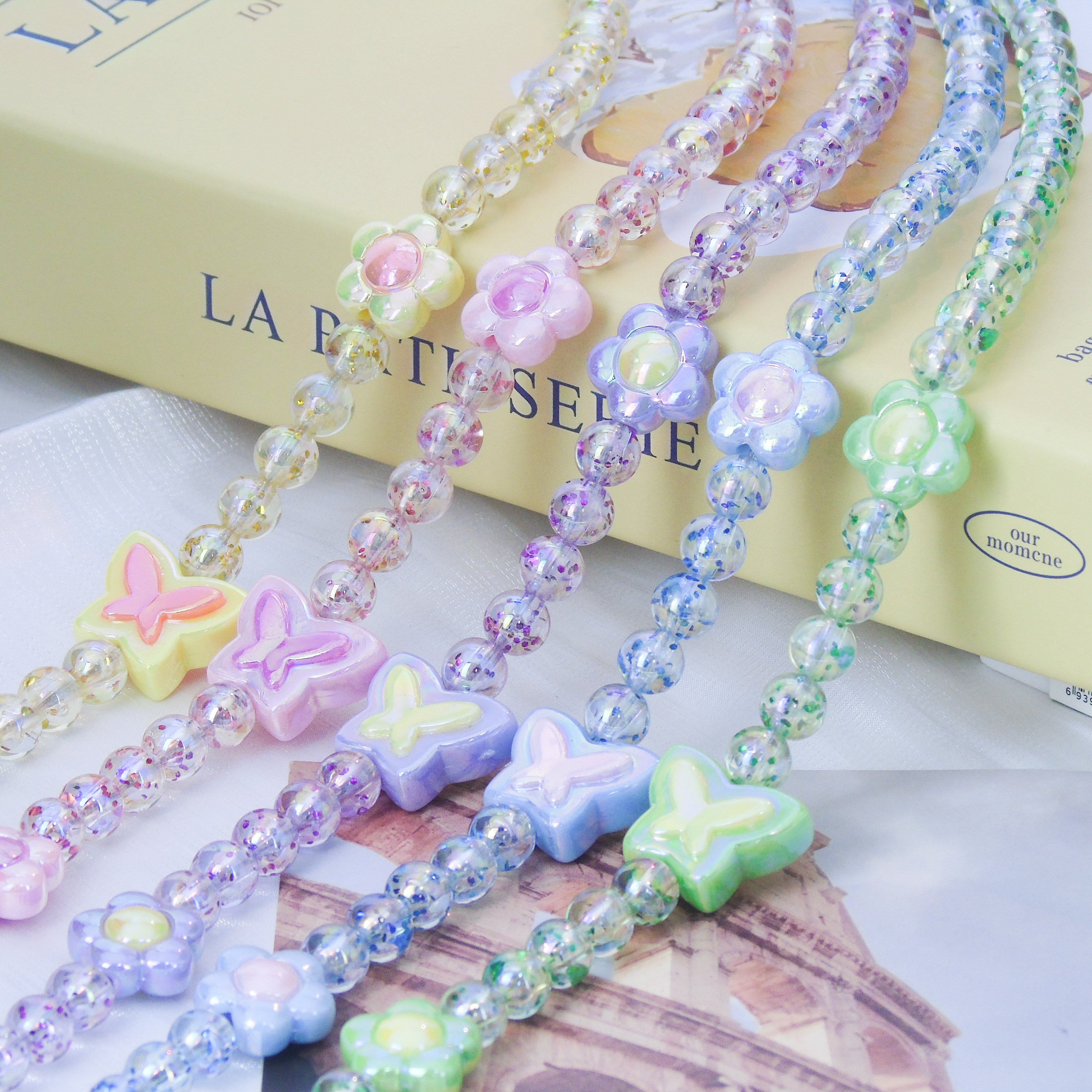 Wholesale Fashion Multi-Color Glossy Acrylic Beaded 120cm Butterfly Flower Universal Crossbody Phone Chain Anti-Loss Bag Strap