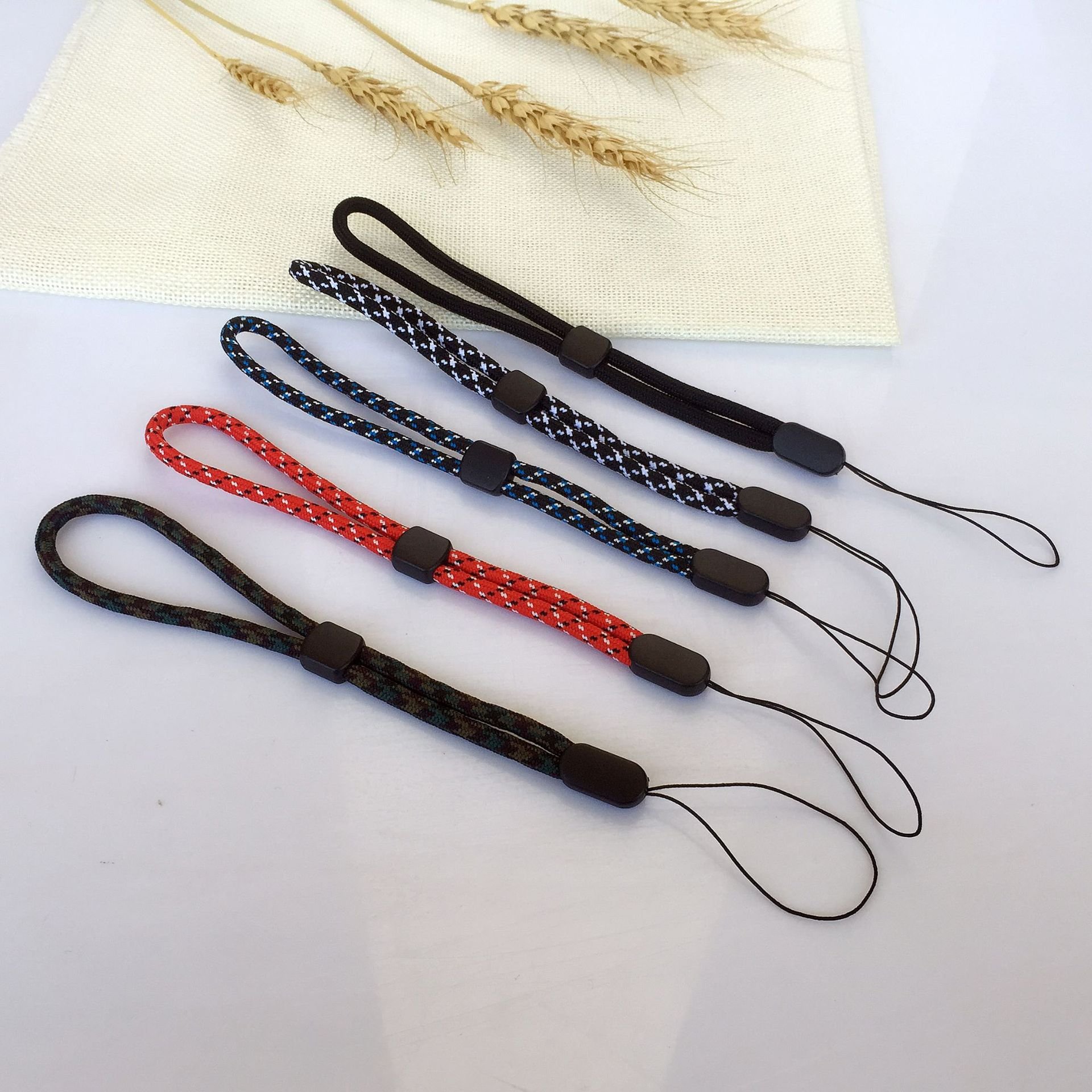Creative New Phone Lanyard, Mobile Phone Anti-drop Nylon Short Hand Strap Pendant, Can Be Shortened